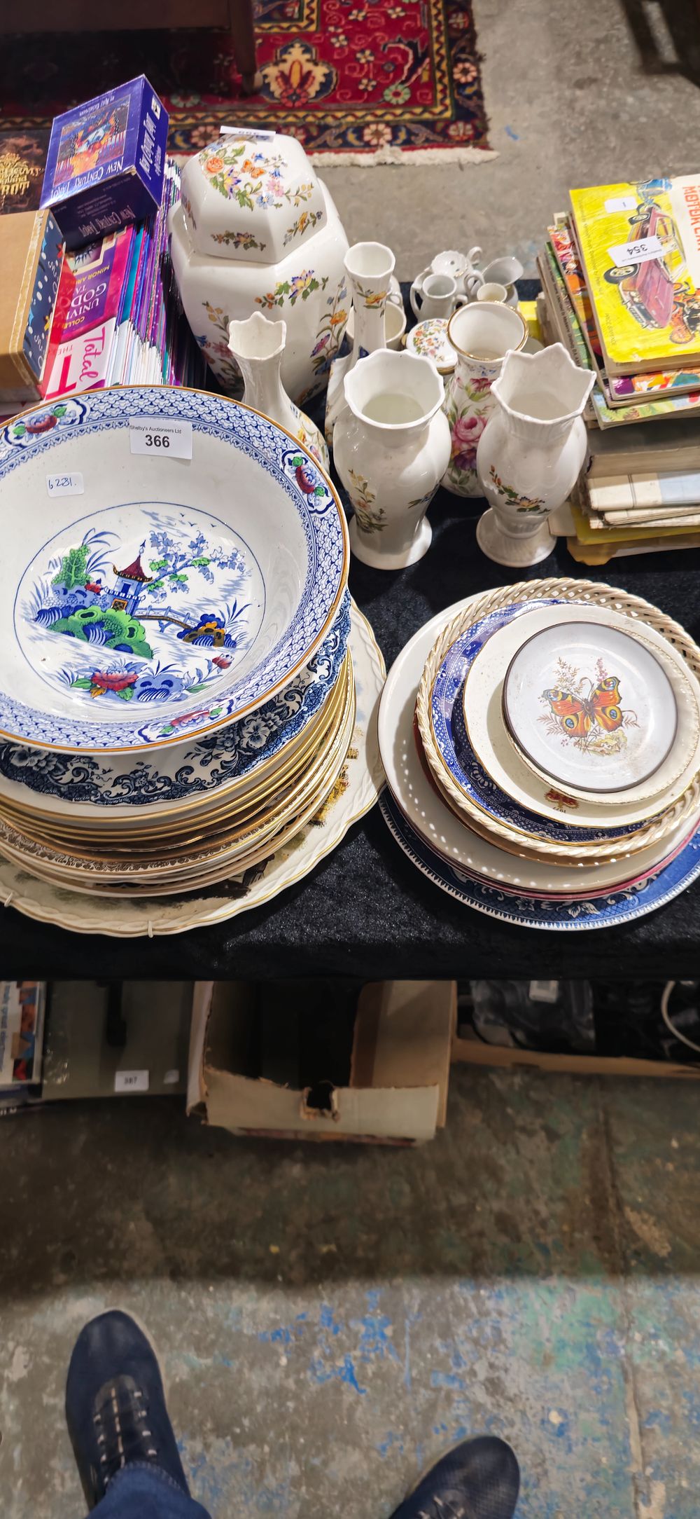 Lot 366: selection of various plates with royal venton ware bowl