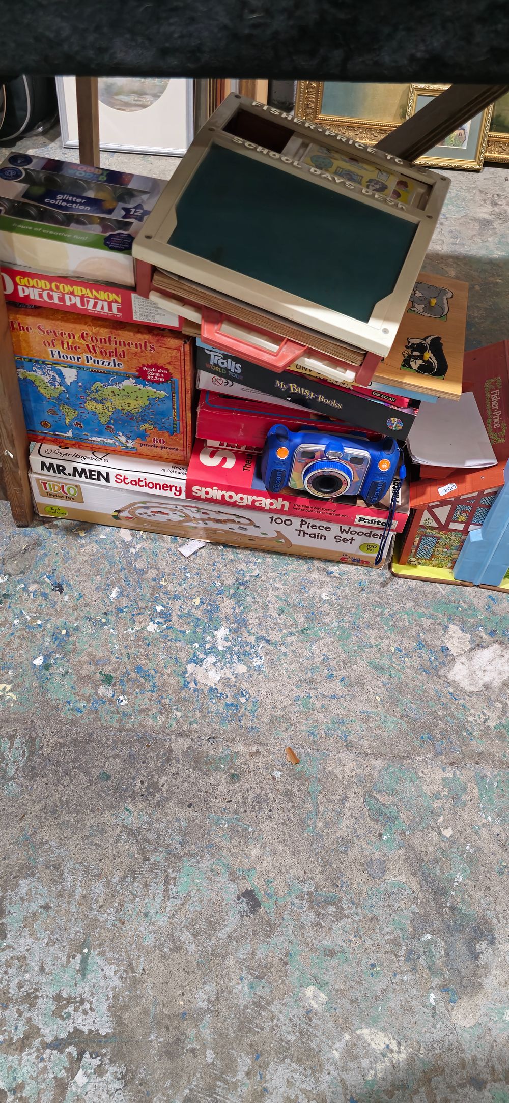 Lot 374: selection of various vintage games etc