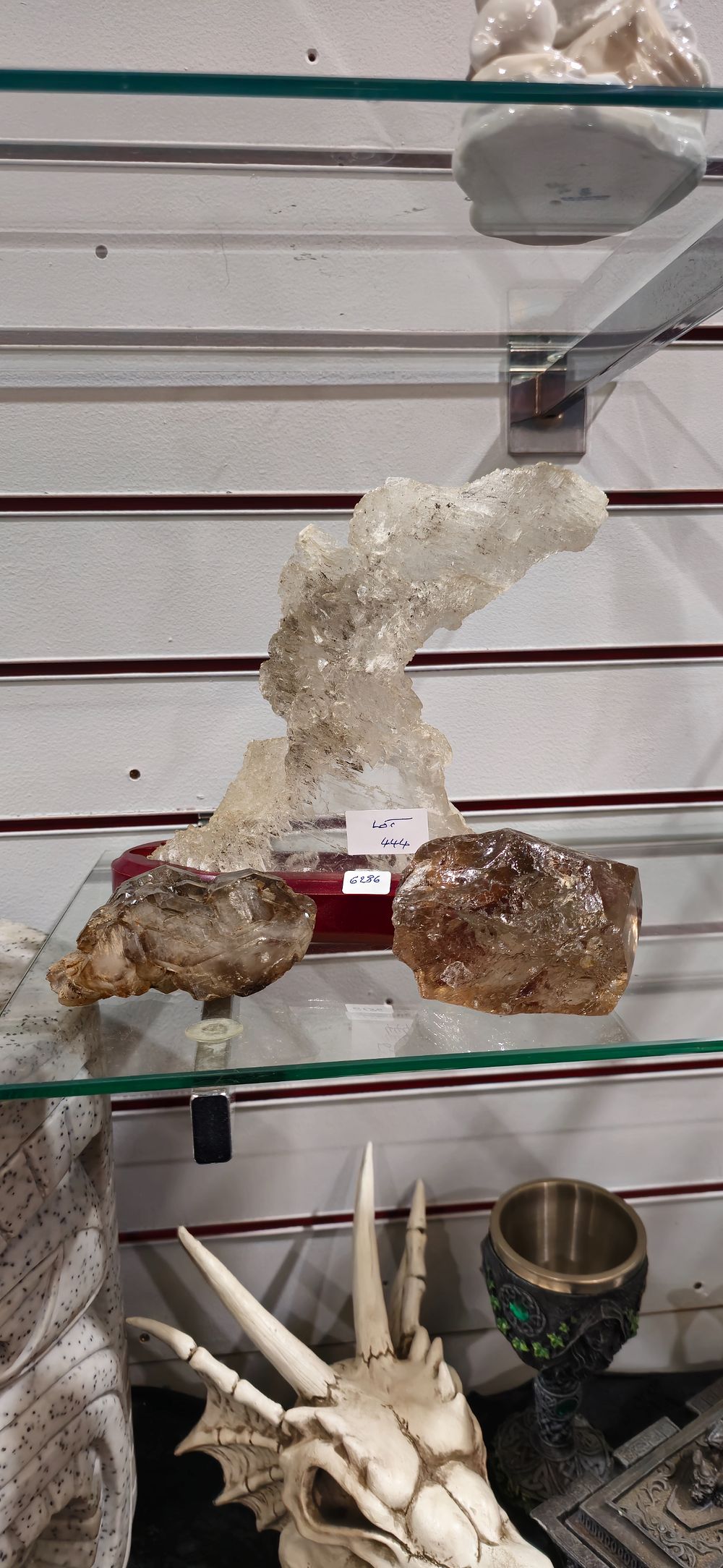 Lot 444: 3 various pieces of quartz