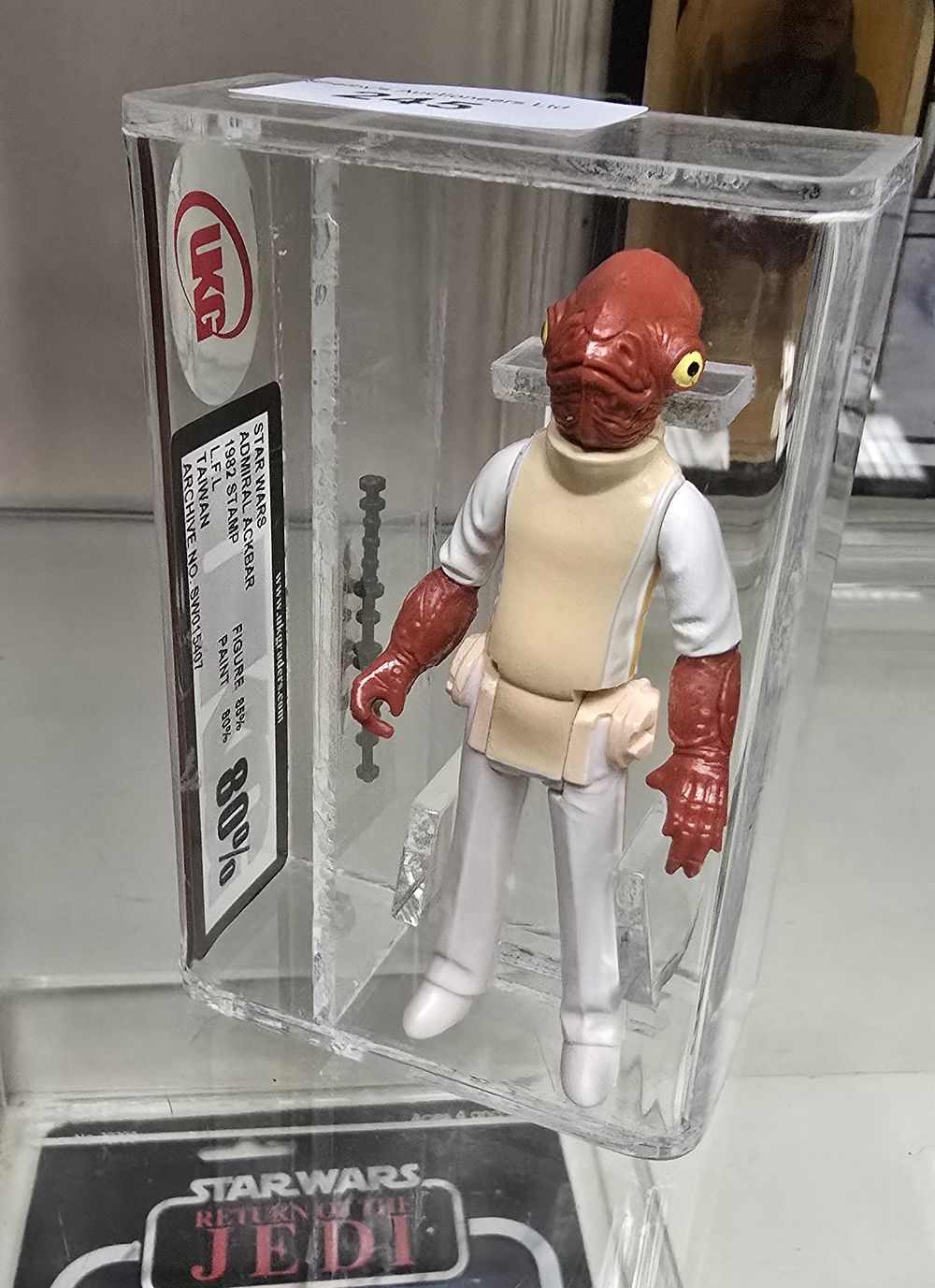 Lot 171: UKG Star Wars graded figure admiral ackbar 80%...