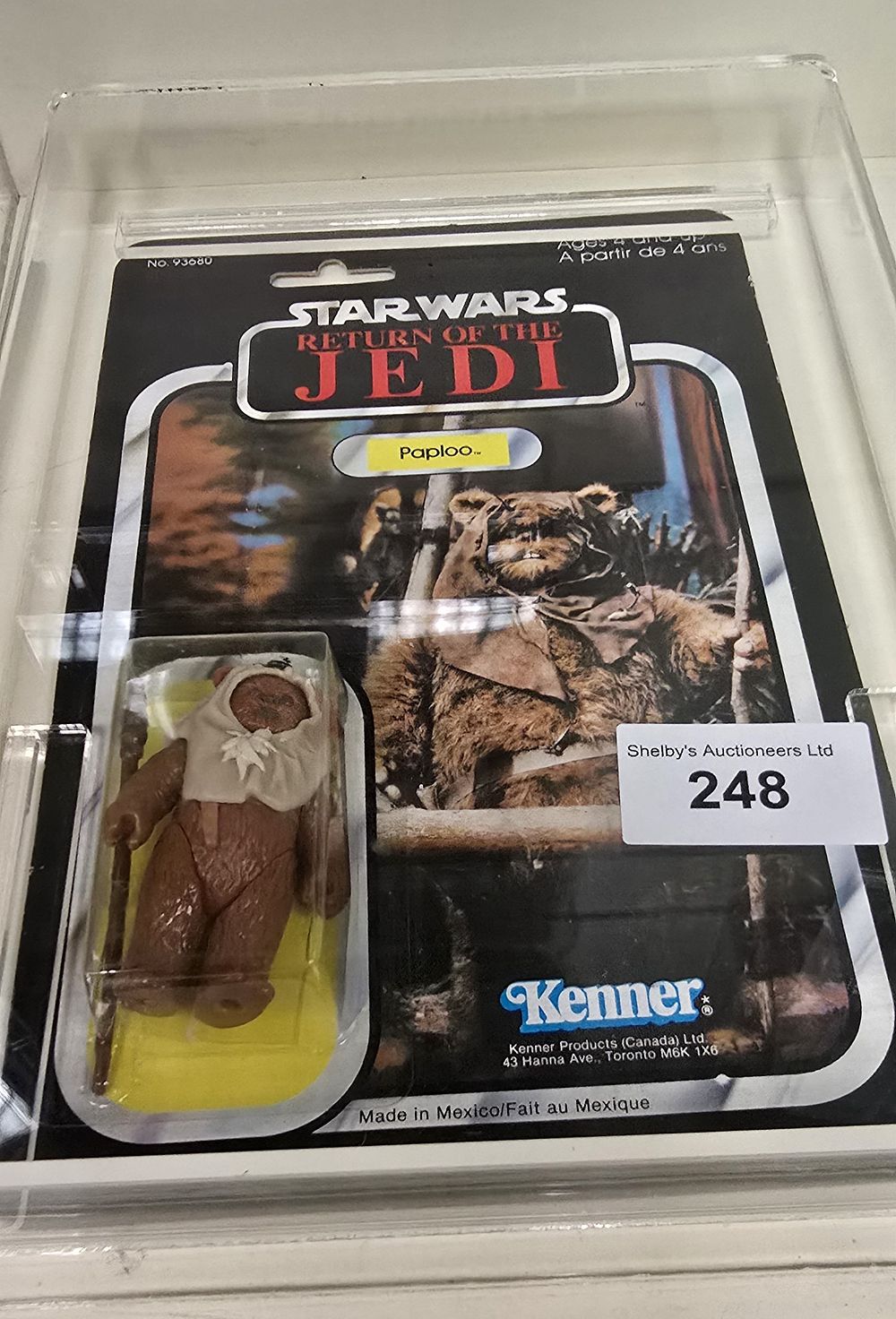 Lot 174: Star Wars return of the jedi carded paploo...