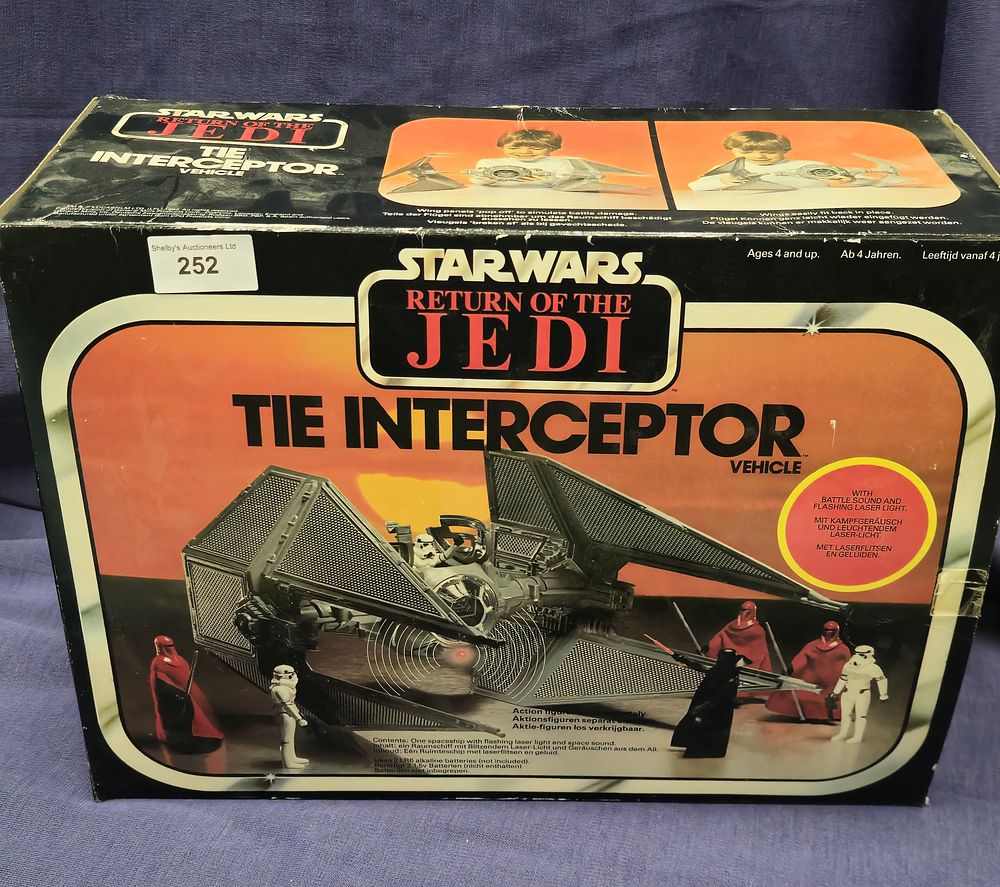 Lot 178: Star Wars return of the jedi the interceptor...