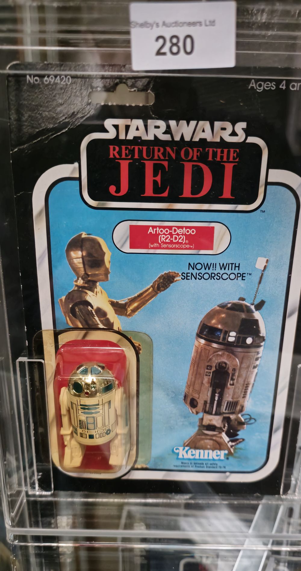 Lot 206: Star Wars return of the jedi carded figure...