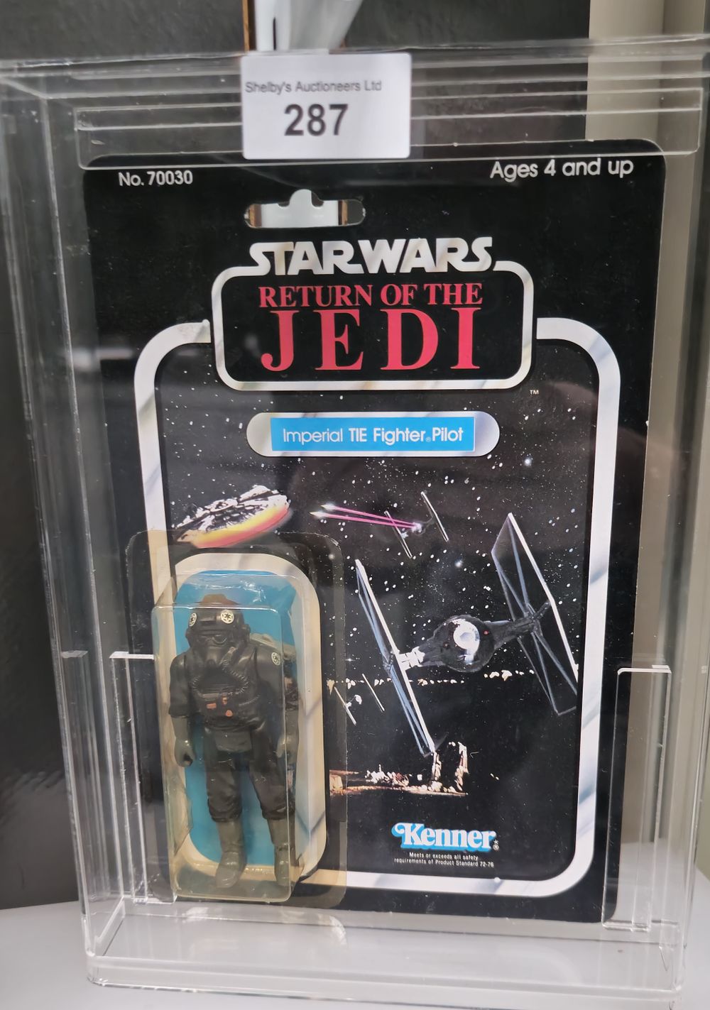 Lot 213: Star Wars return of the jedi carded figure...