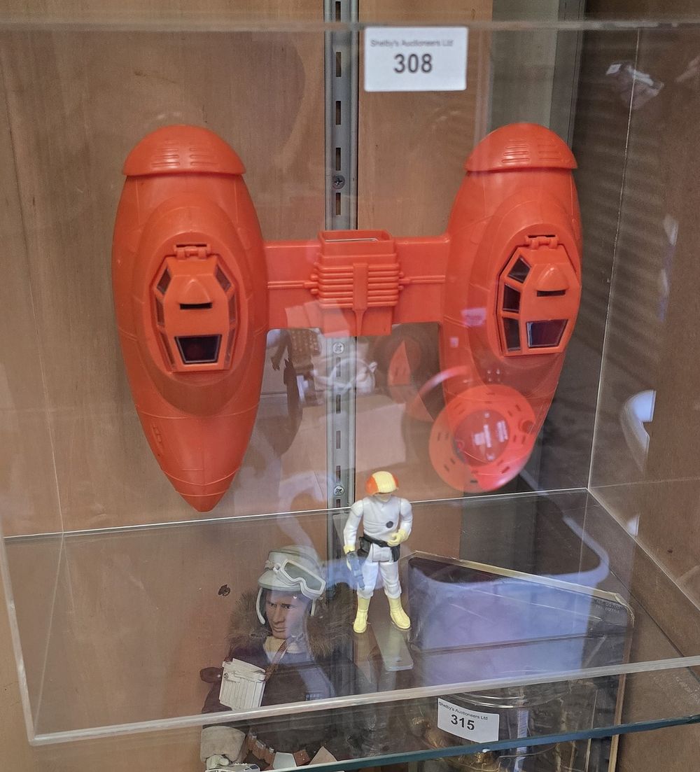 Lot 235: Star Wars twin pod cloud car with figures...