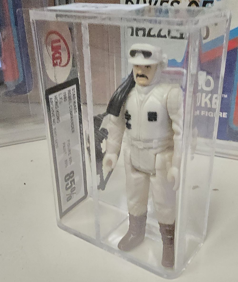 Lot 237: UKG Star Wars graded figure rebel commander