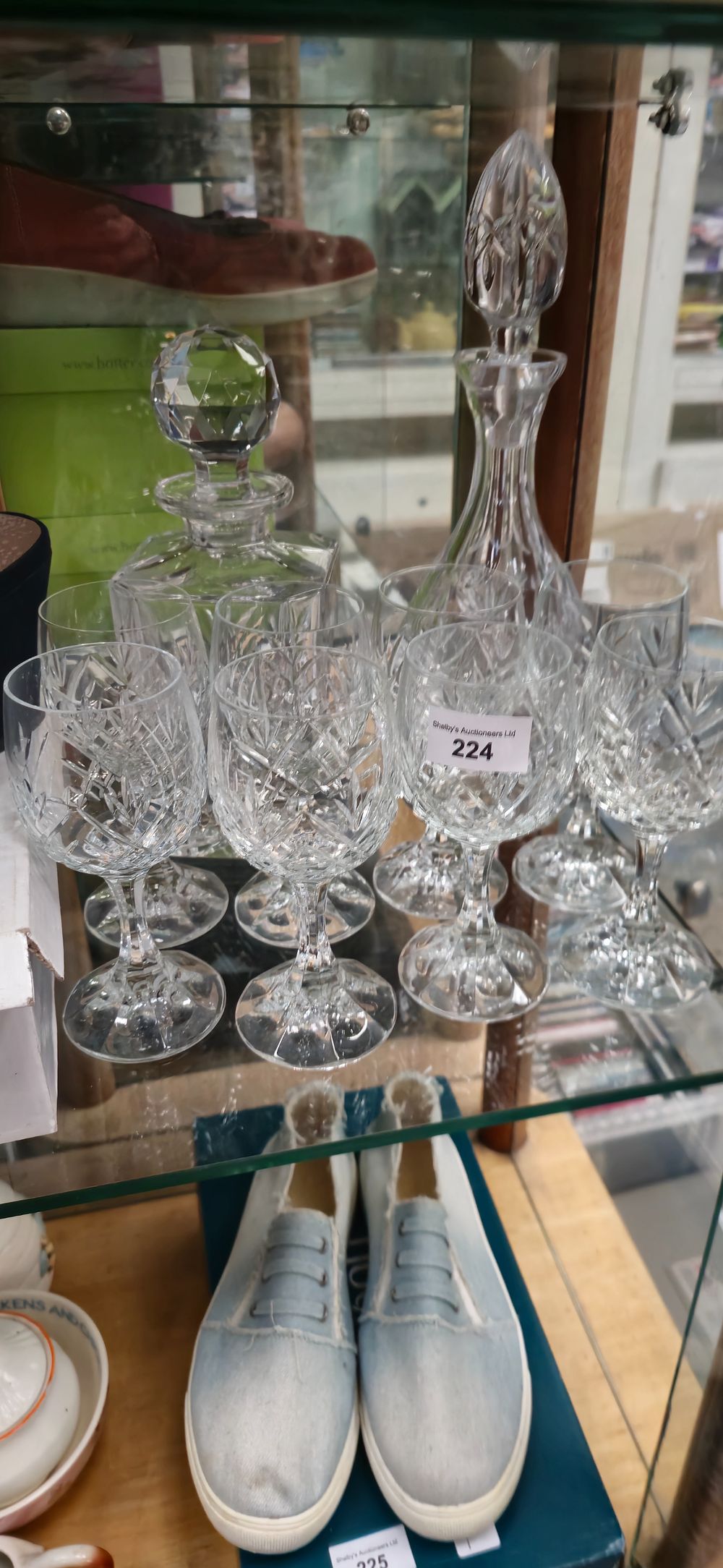 Lot 224: 2 x glass decanters with glasses