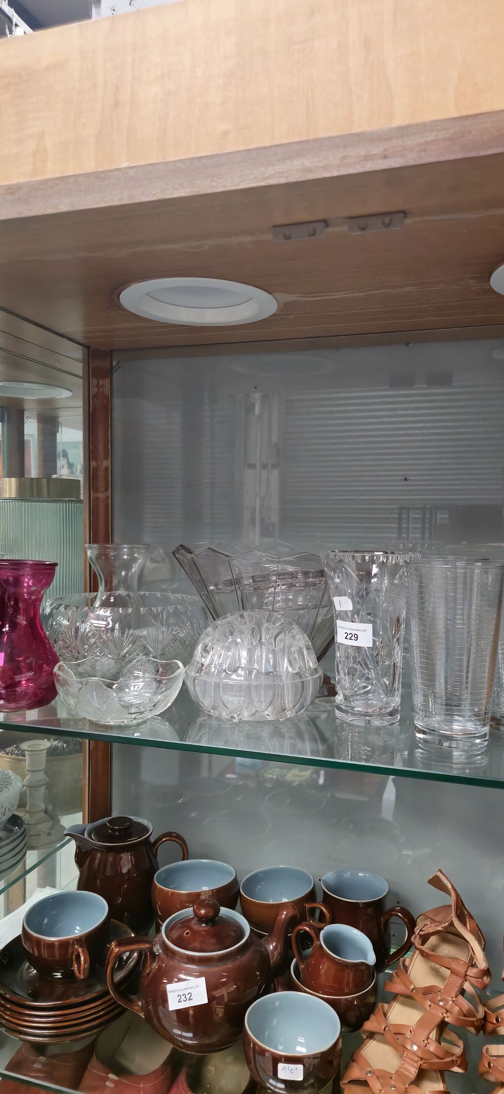 Lot 229: selection of glass ware items