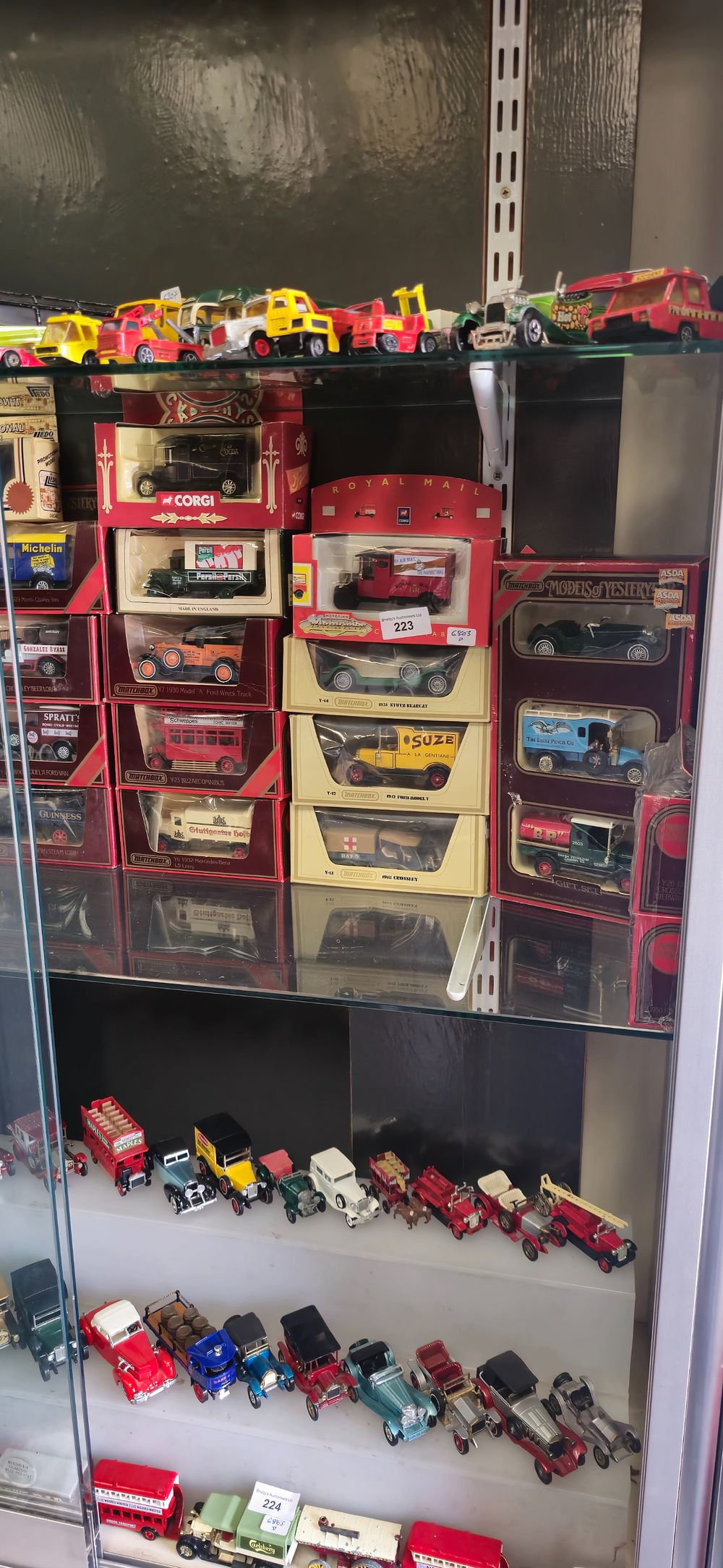 Lot 223: selection of various matchbox vehicles boxed