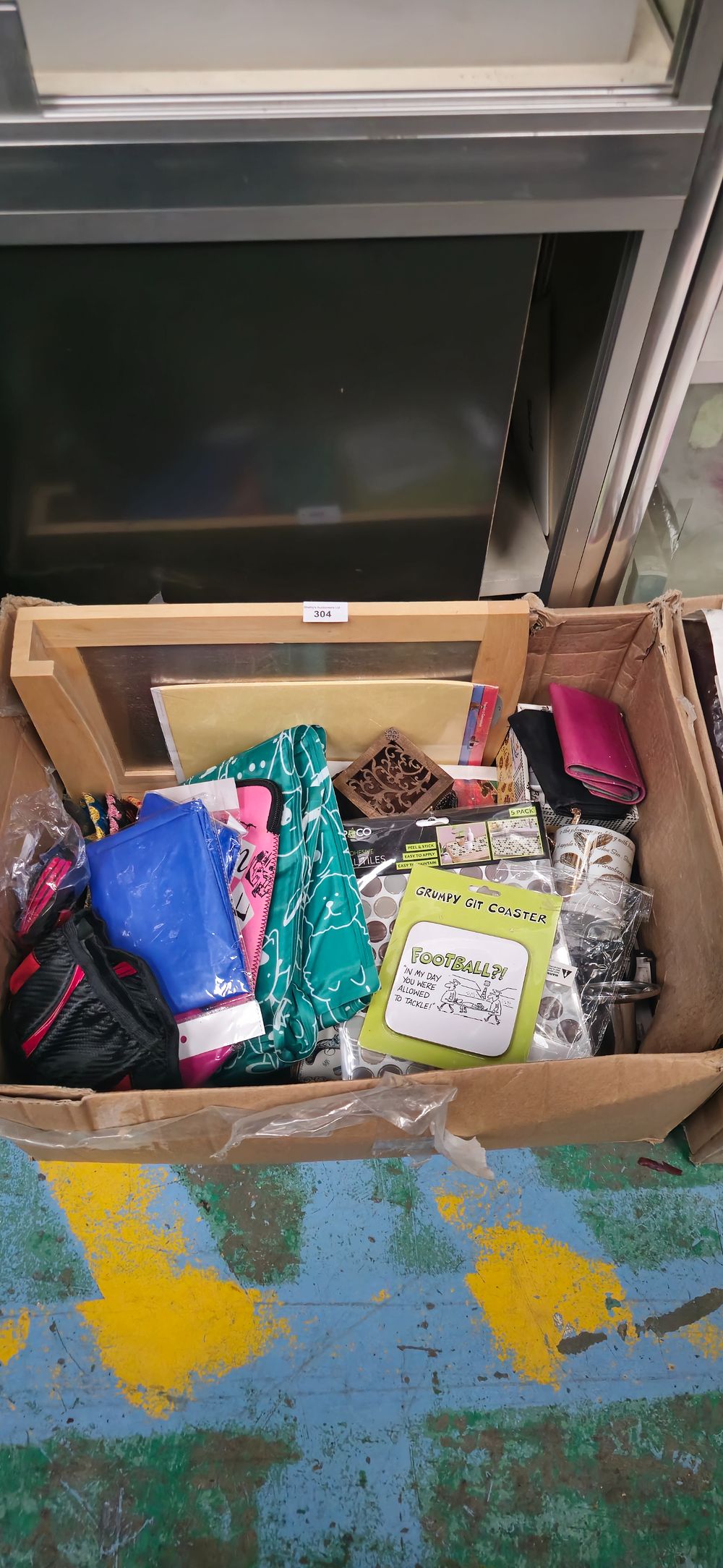 Lot 189: box containing misc ware items table cloths with box of miscellaneous items with box of bedding and curtains