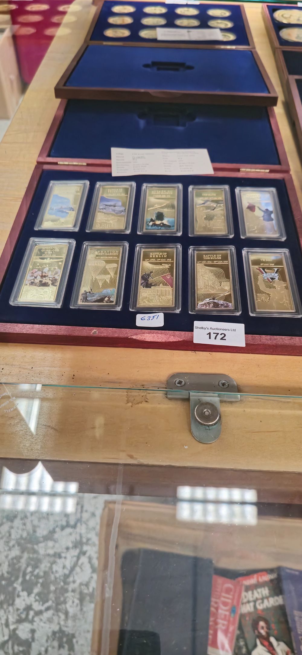 Lot 161: windsor mint 5000 complete collection copper gold plated pad print ww2 compelation bars