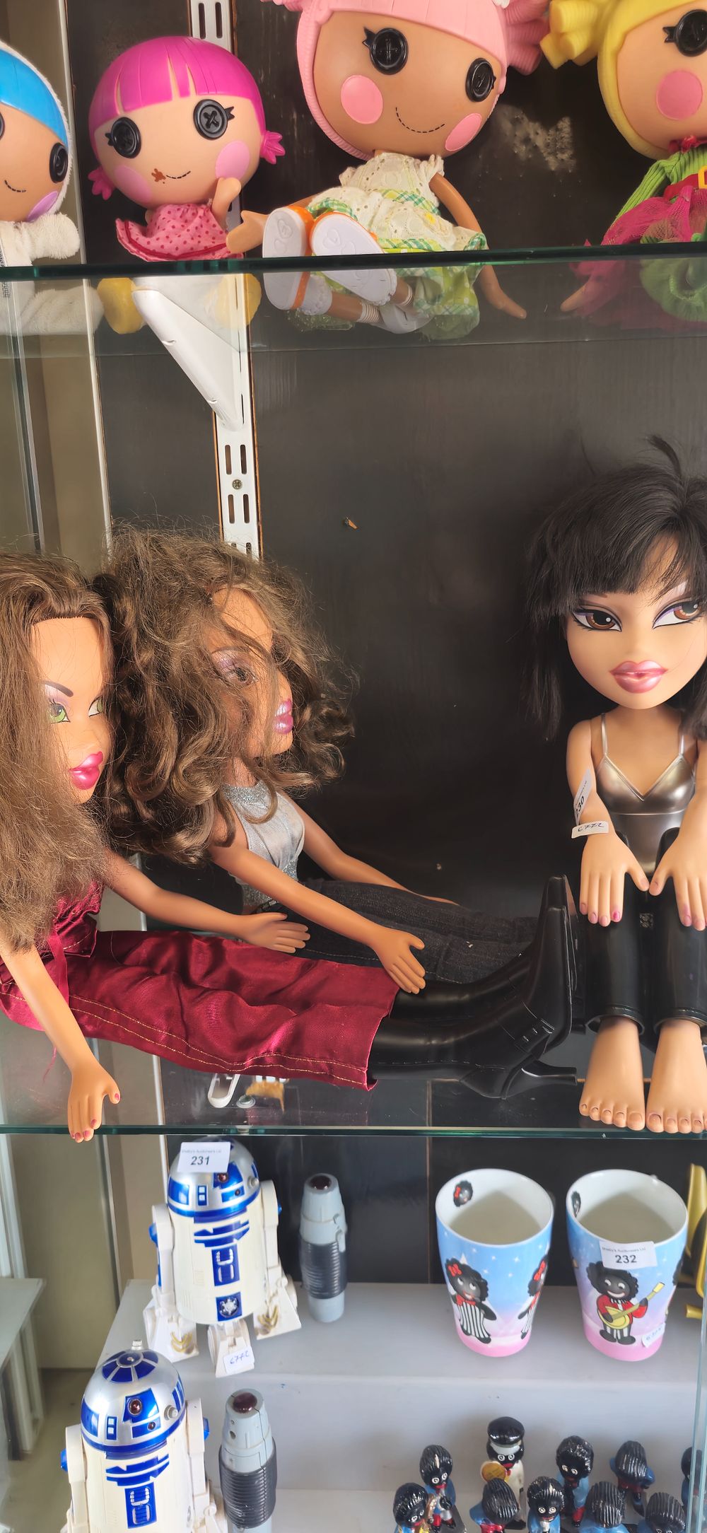 Lot 171: 2 x large bratz dolls