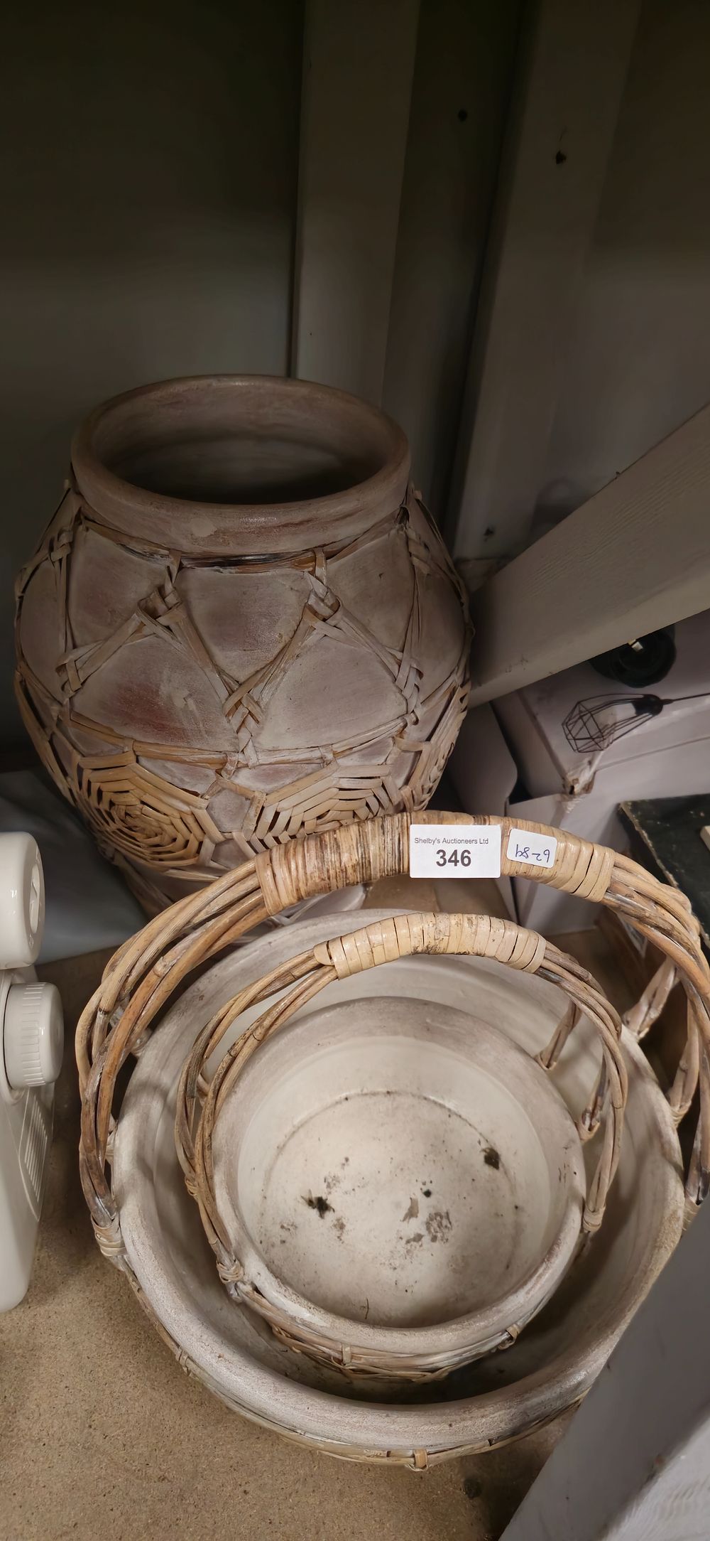 Lot 238: 2 x pottery basket plant pot holders with large pottery vase