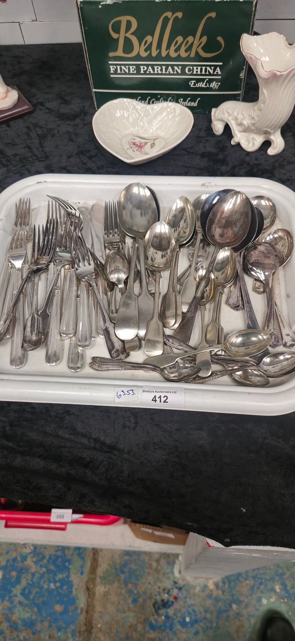 Lot 295: tray containing plated ware cutlery items etc