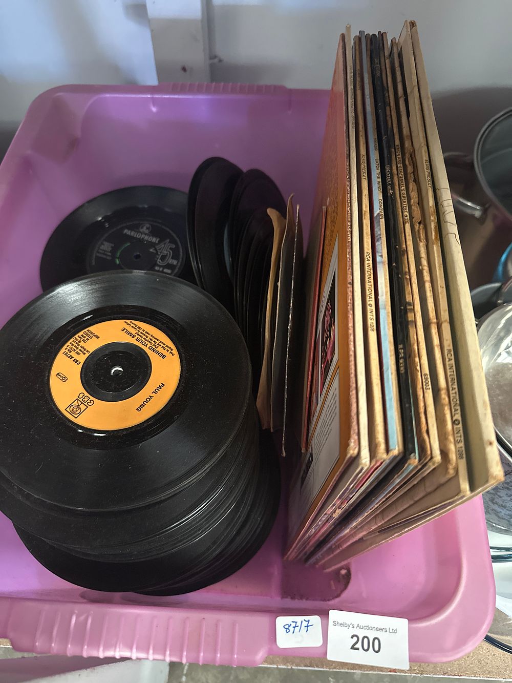 Lot 200: Box containing various single records