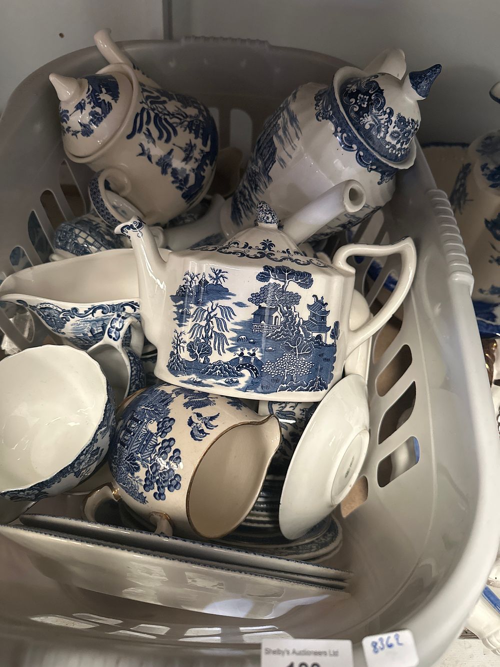 Lot 183: Large amount of blue and white willow pattern tea set and dinner set items