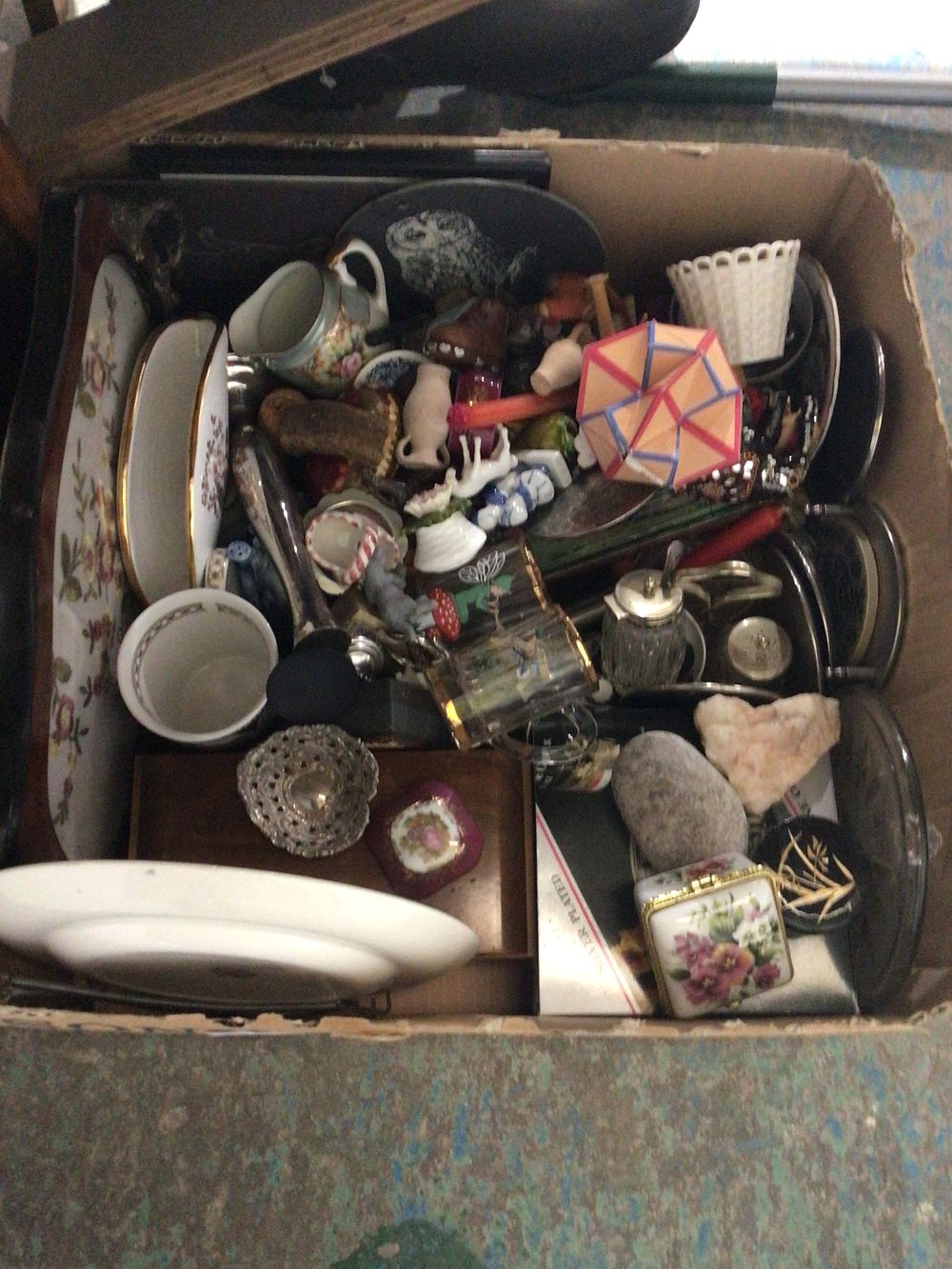 Lot 47: Box containing plated ware items with pottery ware...
