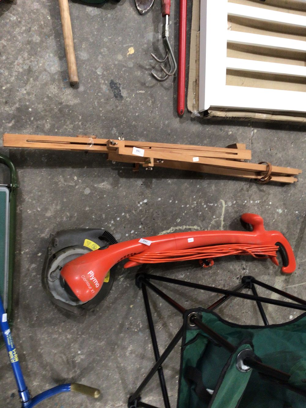 Lot 168: Wooden tripod leg artist easel