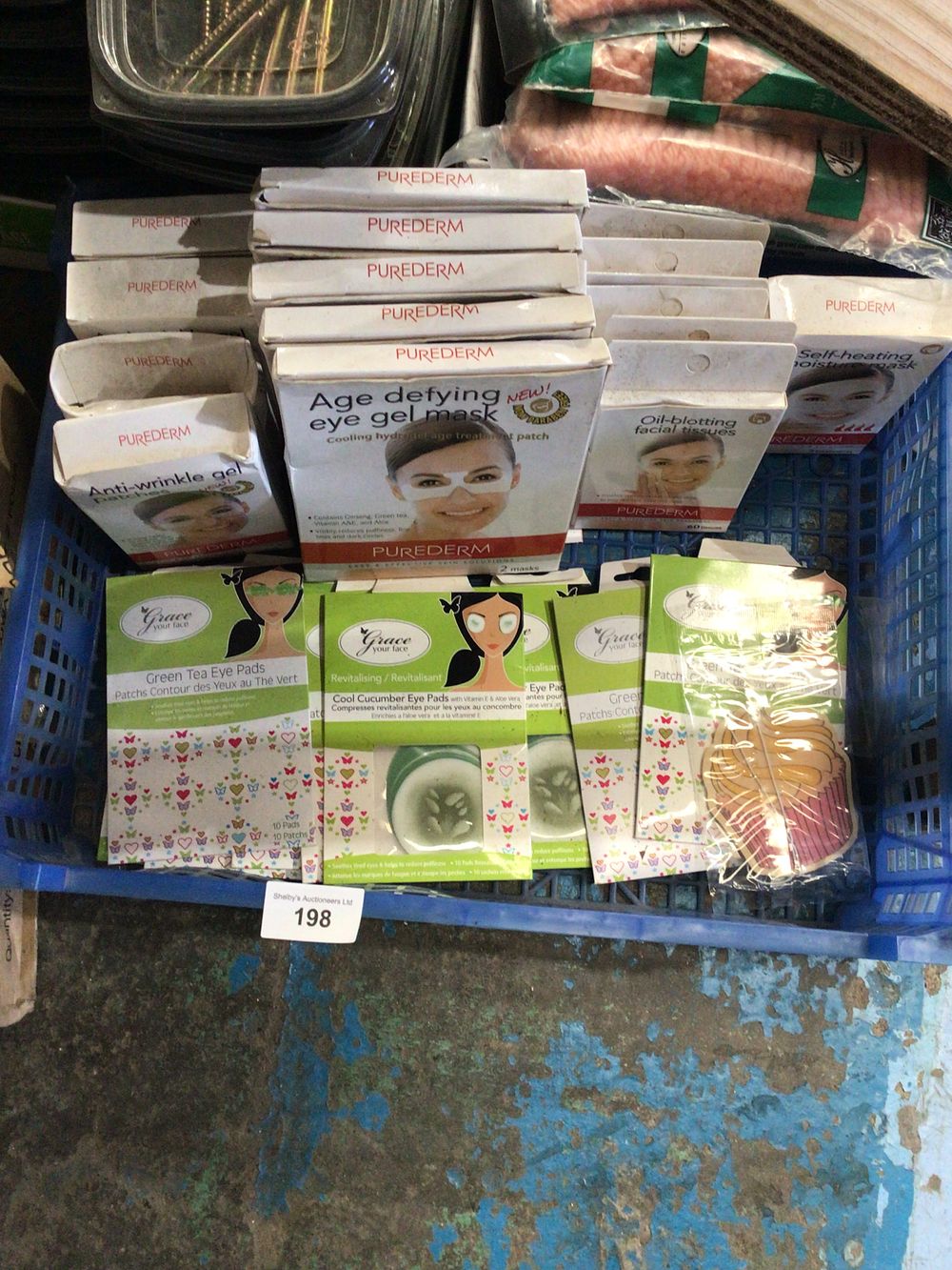 Lot 198: Selection of various ladies beauty mask items