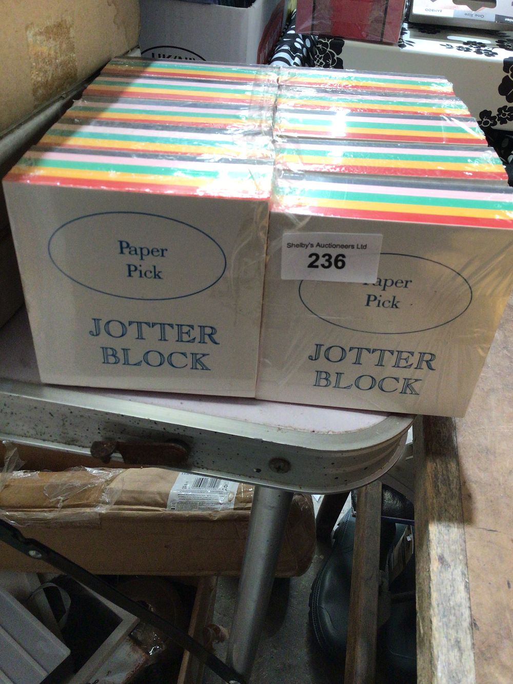 Lot 236: Pack of 10 new large jotter pads