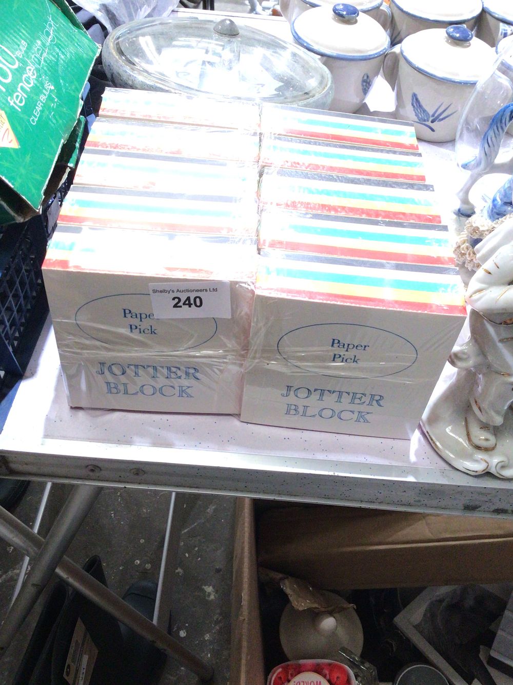 Lot 240: Pack of 10 new large jotter pads