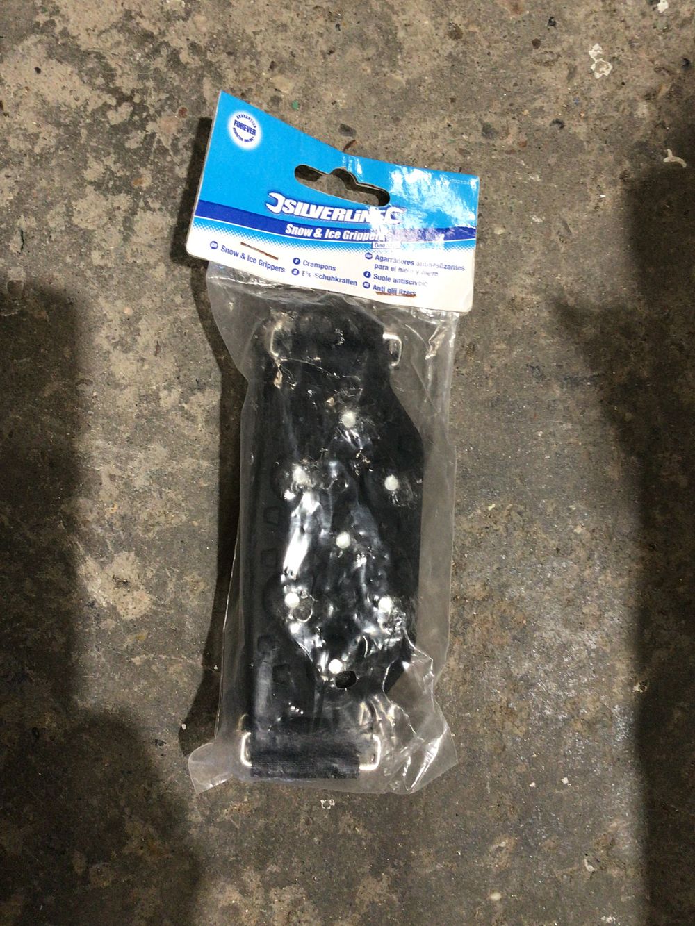 Lot 202: Box containing new in package silver line snow...