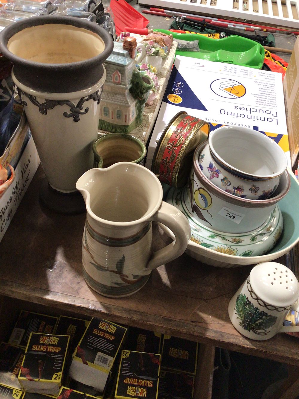 Lot 229: Selection of pottery ware items