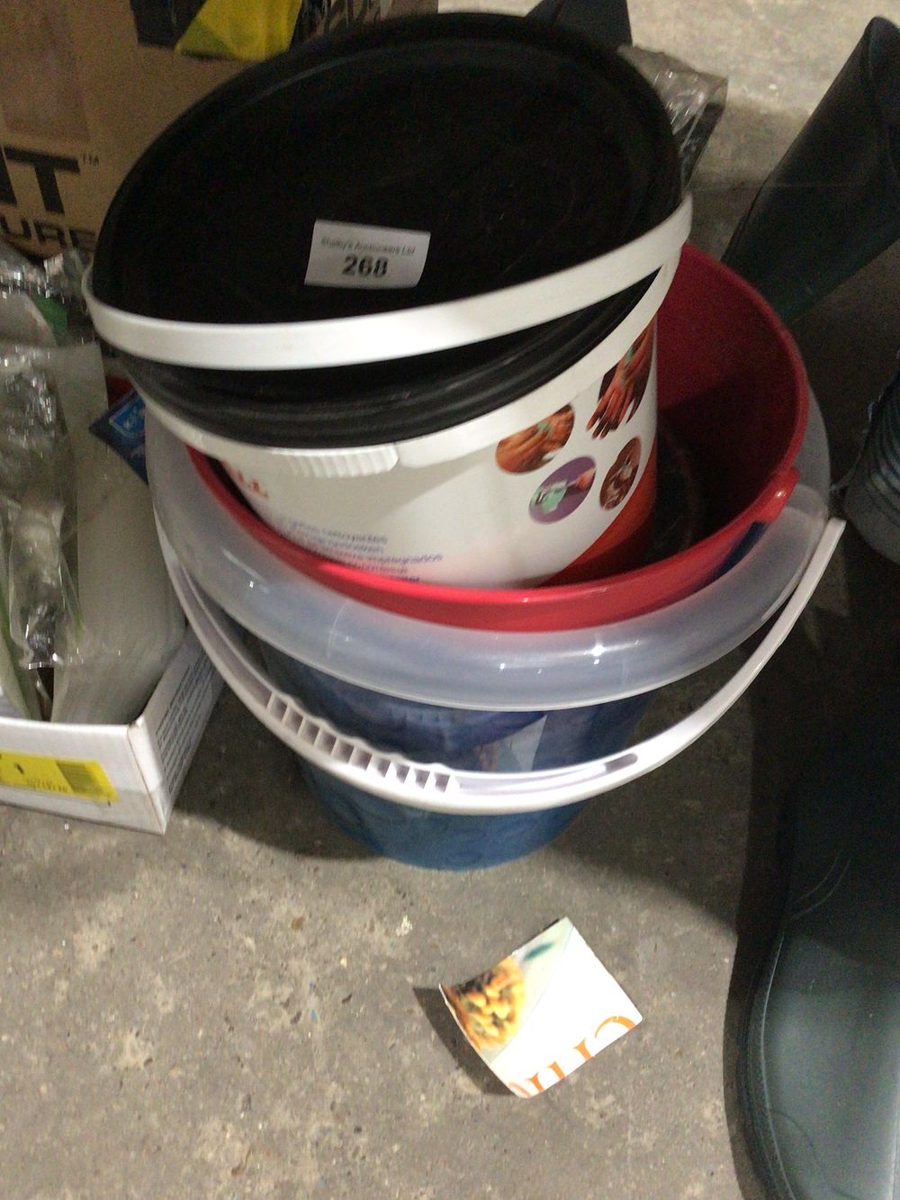 Lot 268: Tub containing hose clips bucket Kimberly Clark wypall...