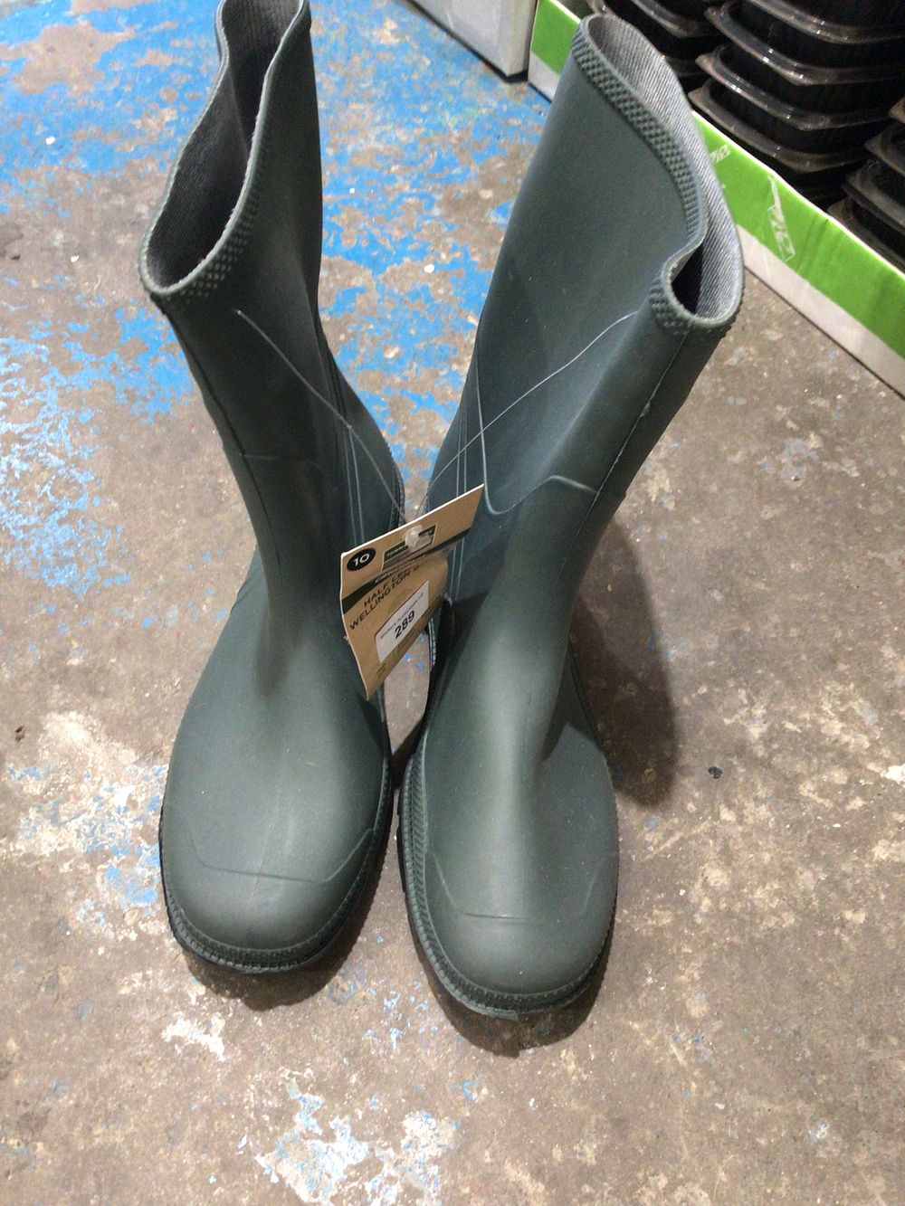 Lot 289: Pair of town and country size 10 new...
