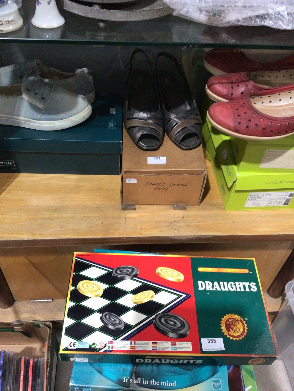 Lot 321: 4 pairs of ladies used shoes all size...