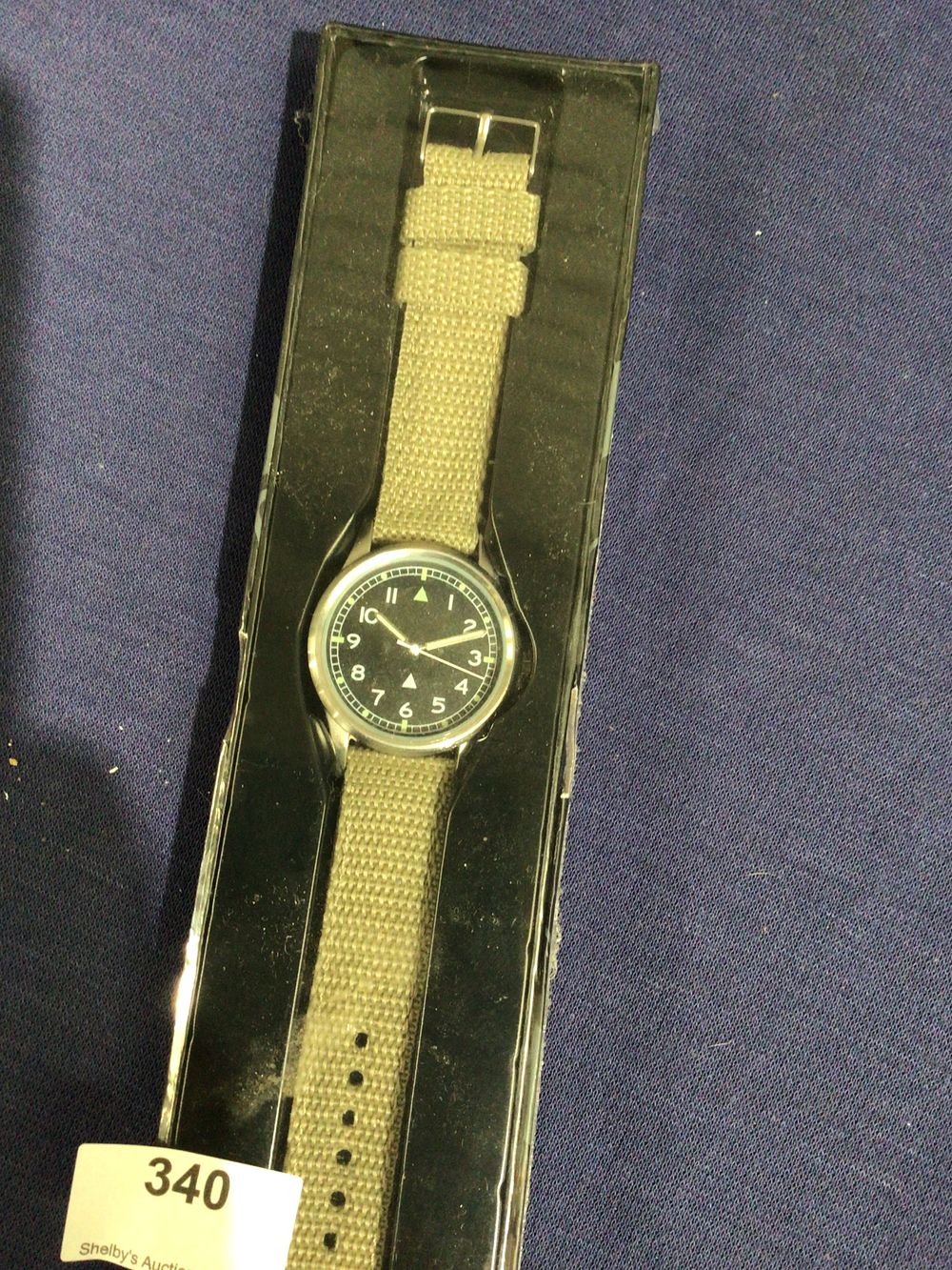 Lot 340: New in box gents wrist watch no brand...