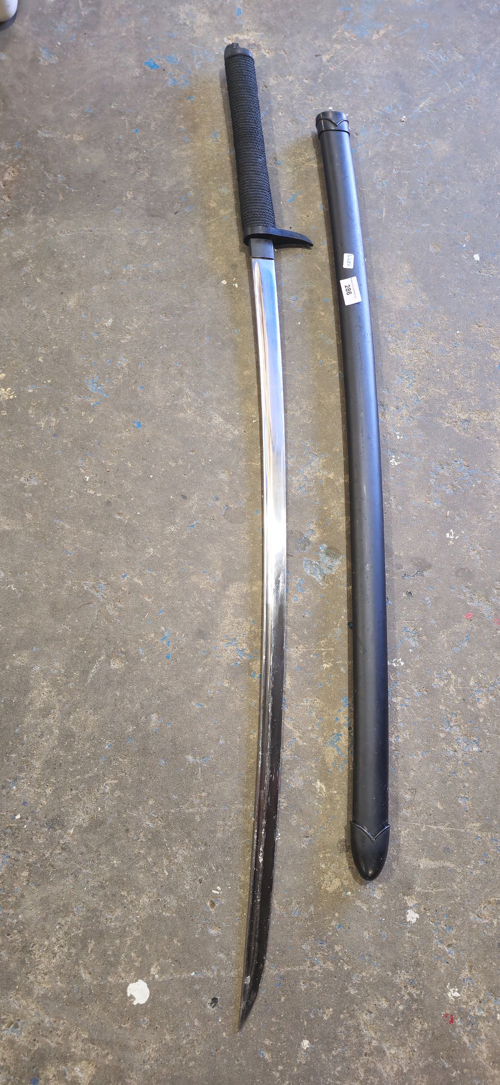 Lot 187: ornamental samurai sword