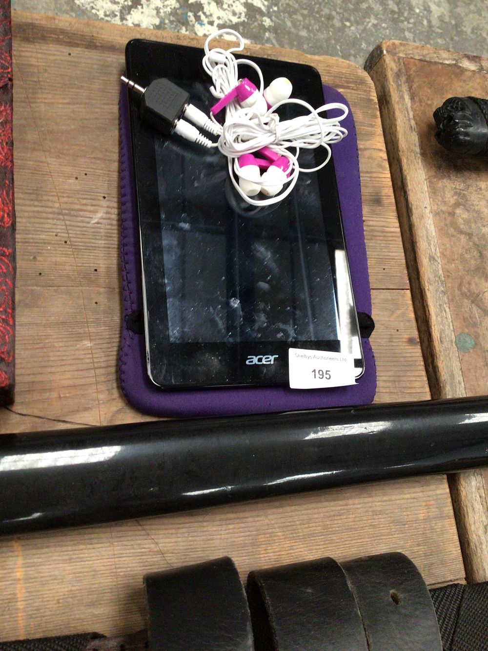 Lot 195: acer tablet with bag no power lead not...