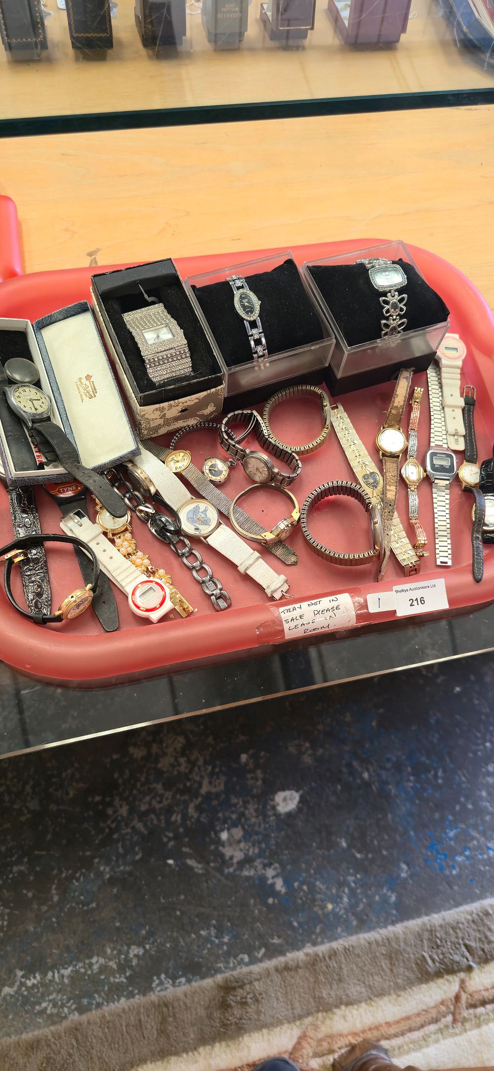 Lot 216: Try containing various ladies watches, Lorus seiko etc