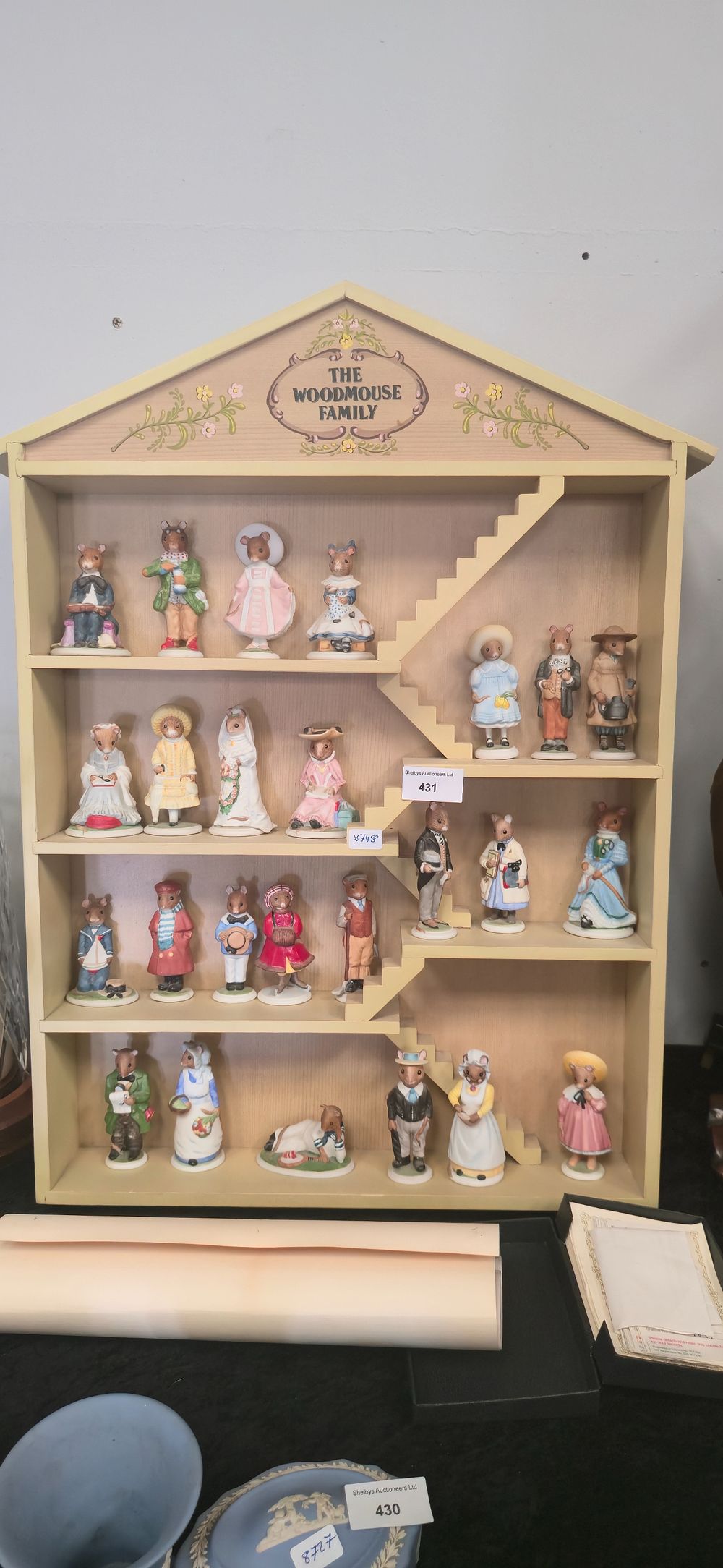 Lot 431: Franklin Mint, the wood, mouse family, porcelain figures...