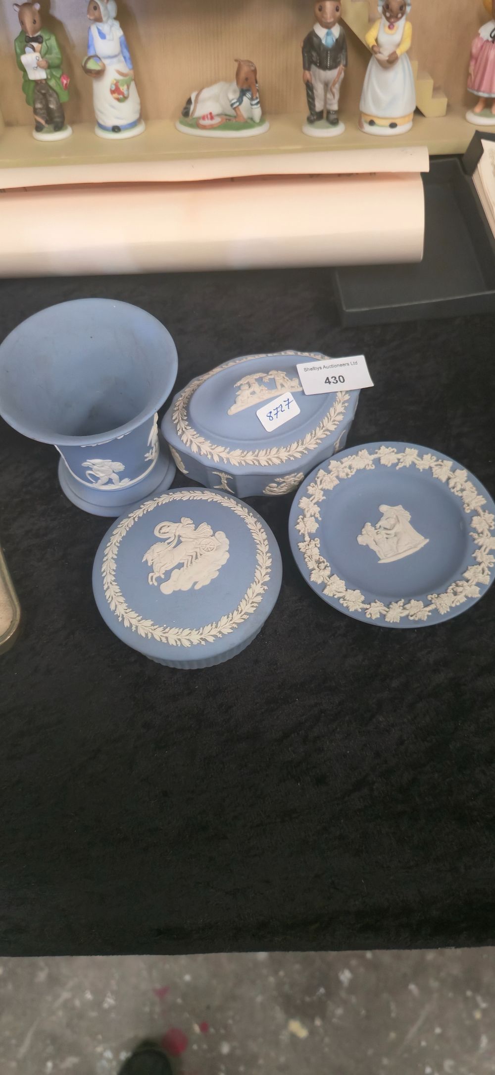 Lot 430: Selection of Wedgewood, jasperware pottery items