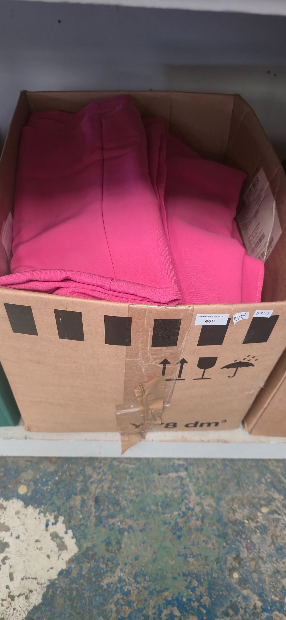 Lot 408: Box containing various coloured linen tablecloths