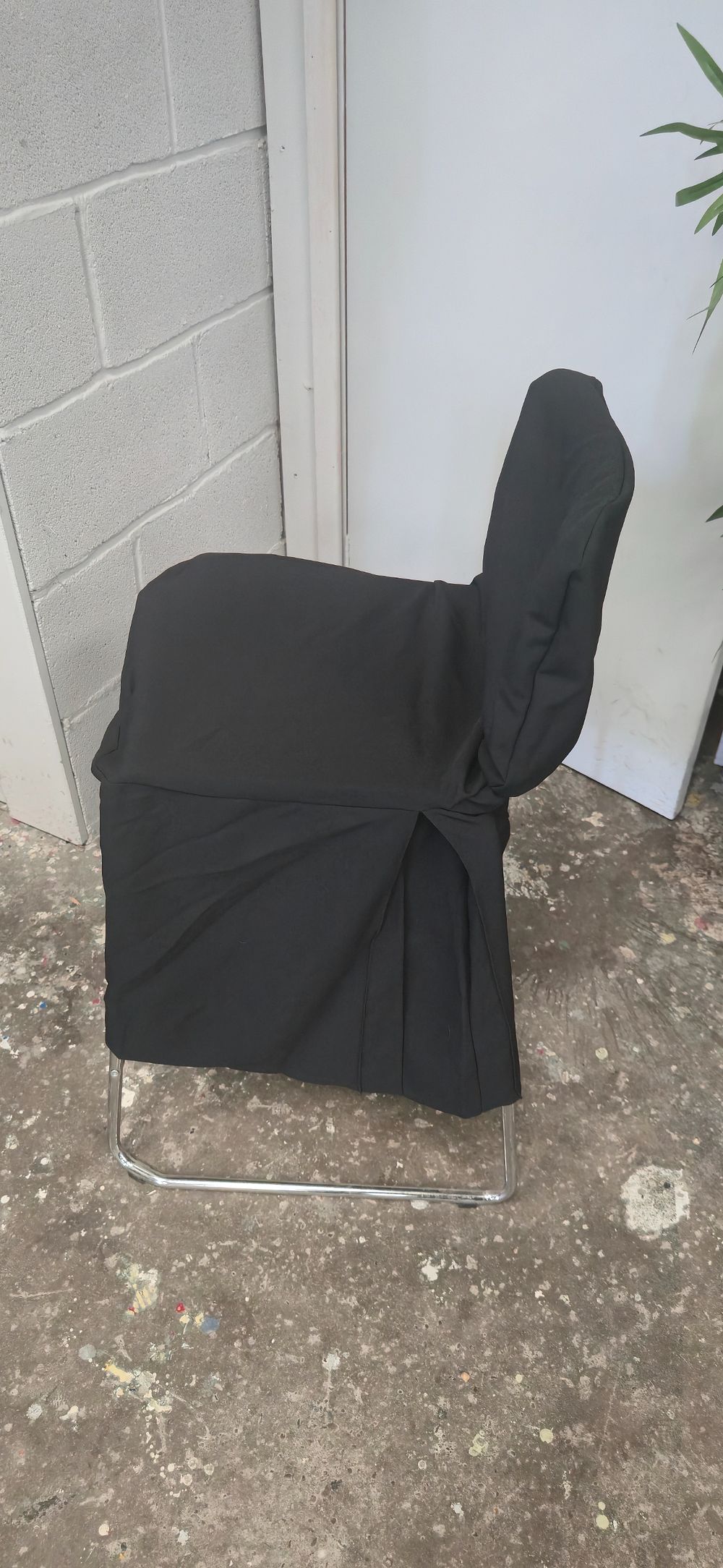Lot 394: Box containing 25 black chair covers