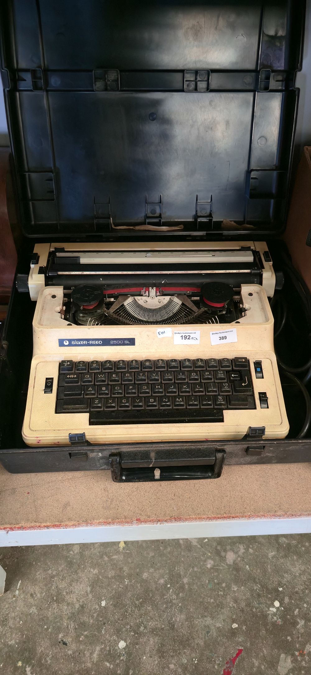 Lot 389: Silver reed typewriter 2500 SL