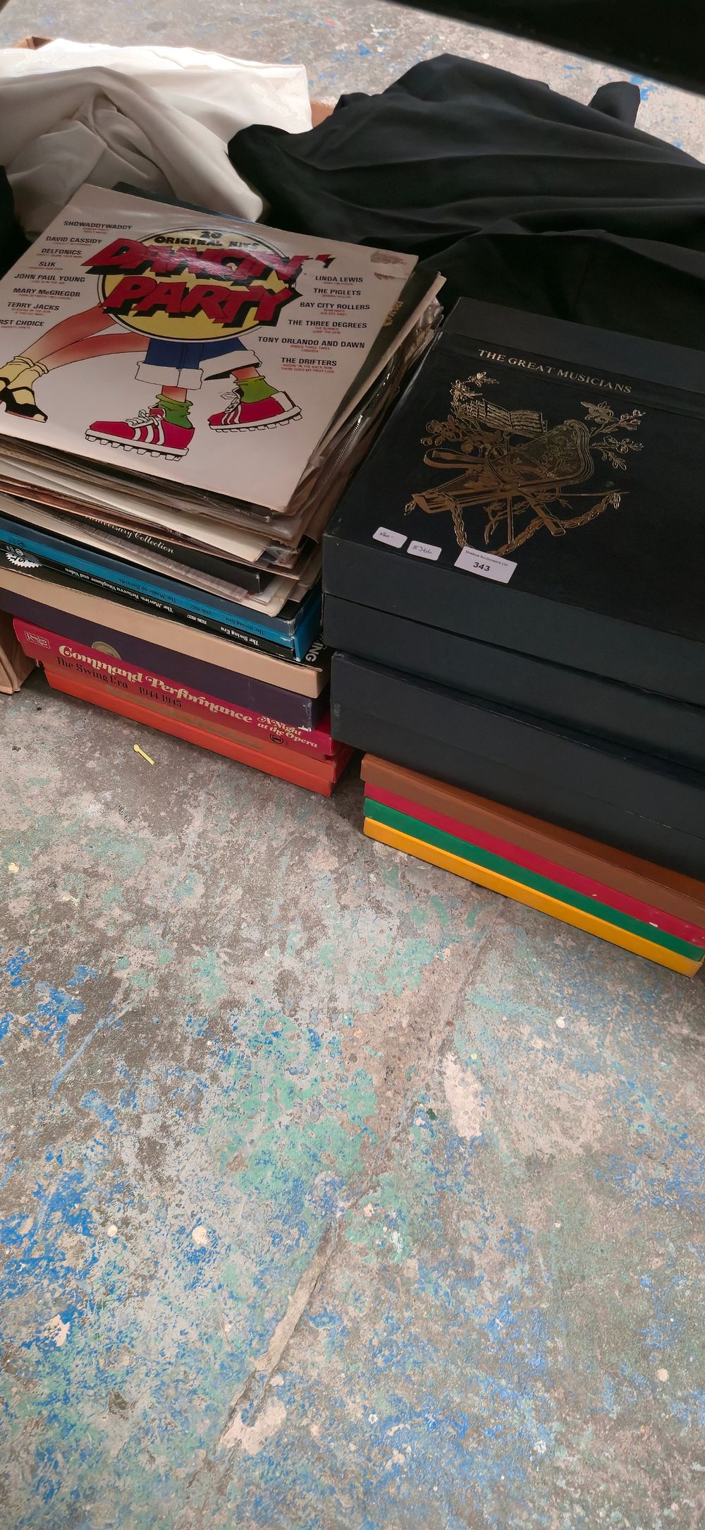 Lot 343: 60 various records, including the Great musicians command,...