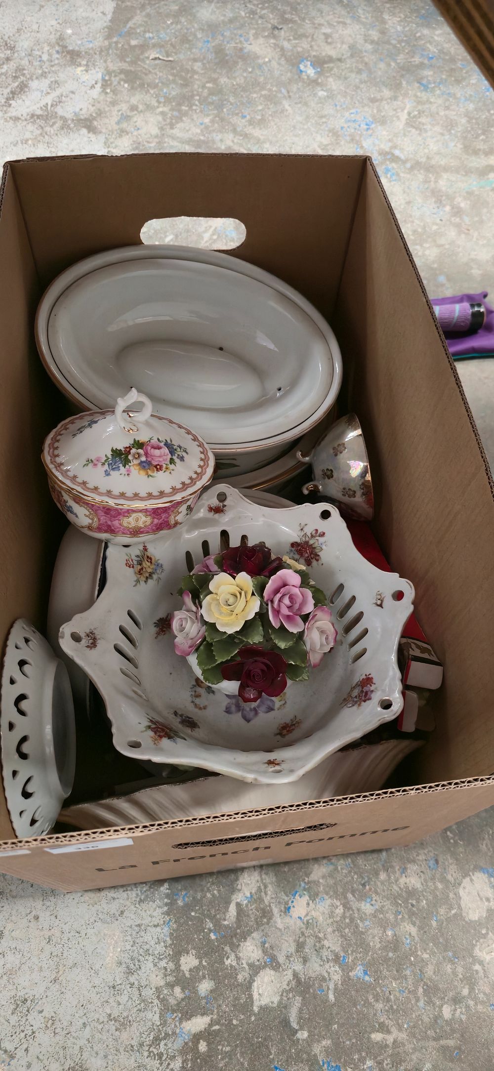 Lot 336: Box containing various pottery ware items, including Royal...