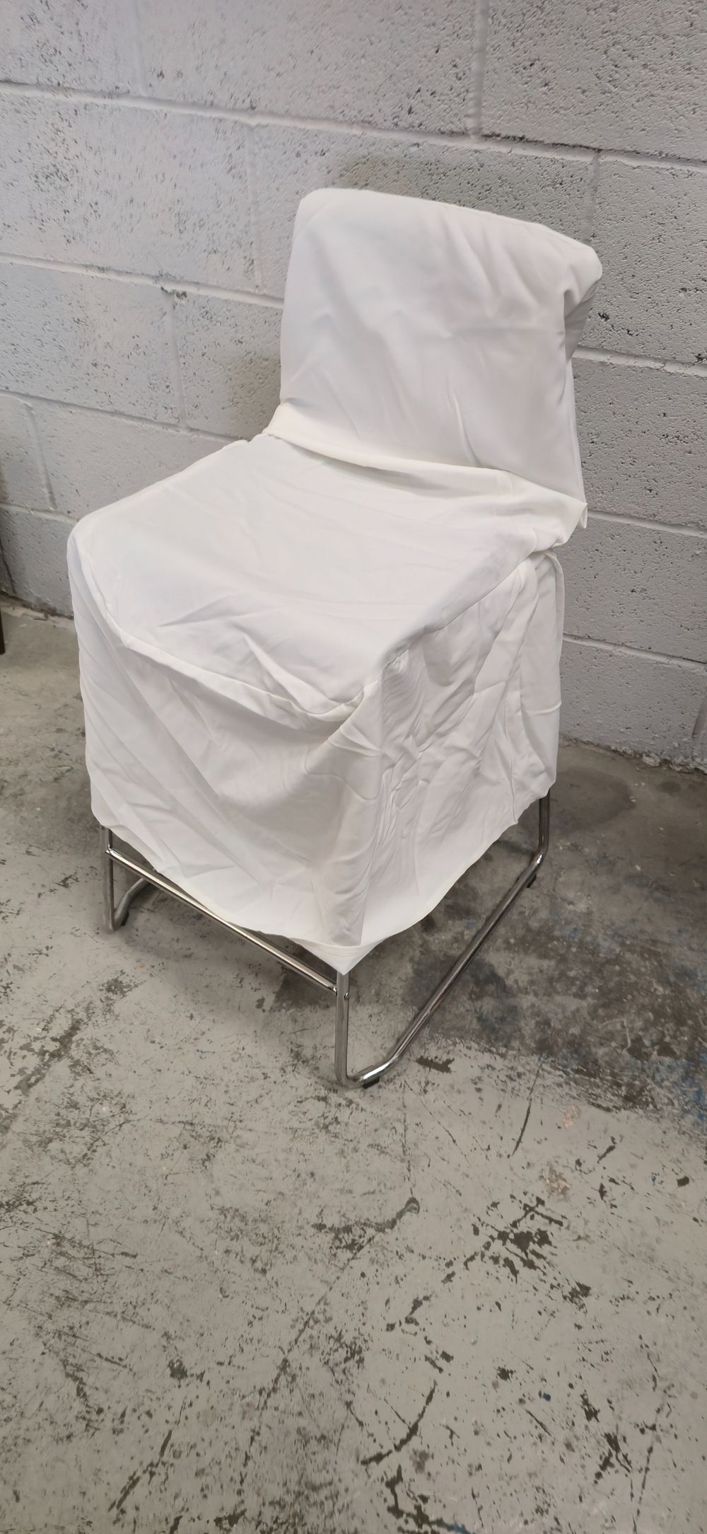 Lot 315: Box containing 25 cream seat covers