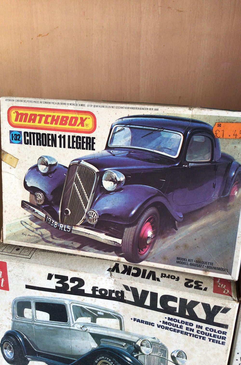 Lot 159: Matchbox 1:32 Citroen 11 Legere Model Kit