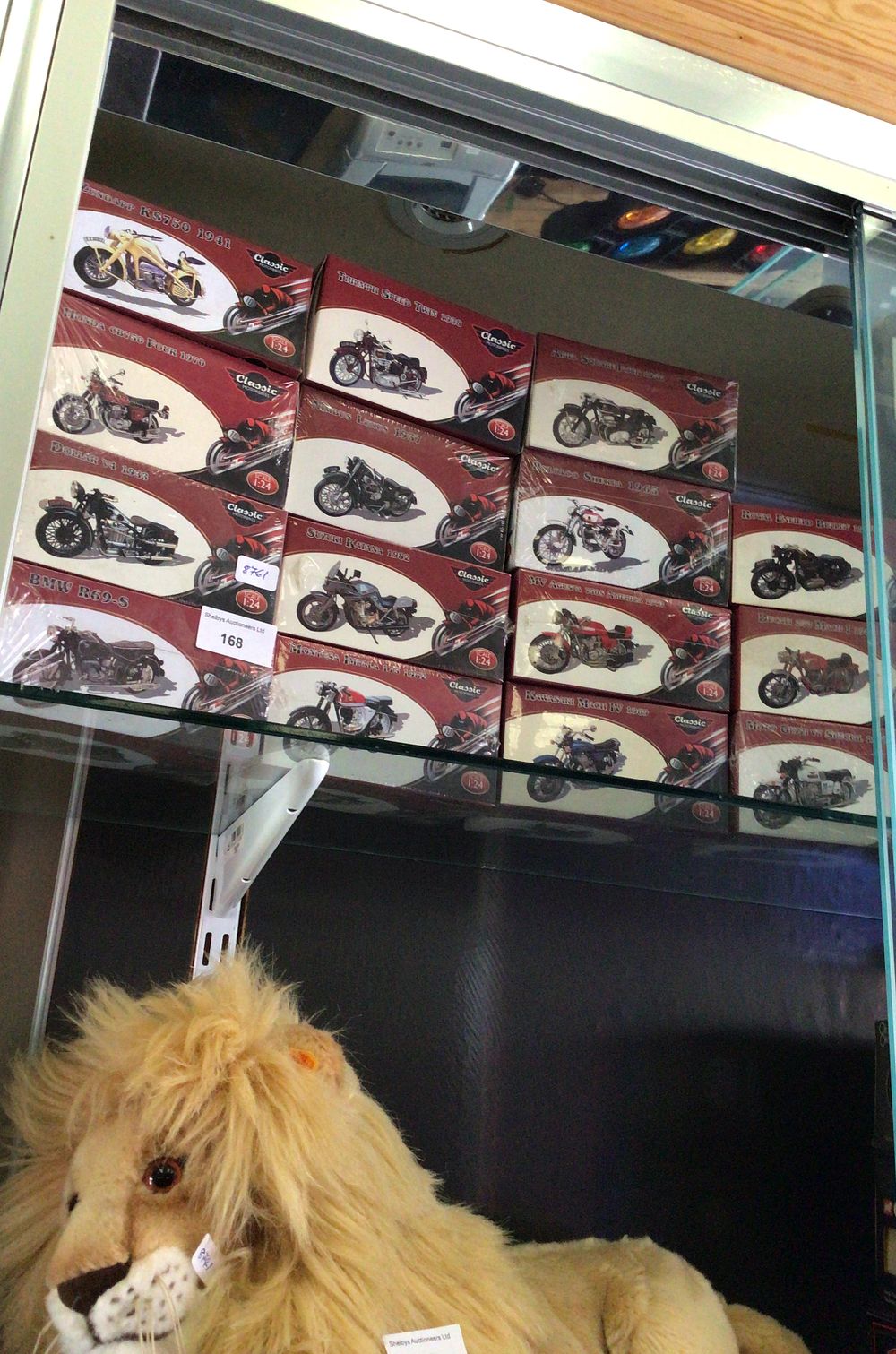 Lot 168: Collection of Classic Motorbikes 1:24 Scale Model Motorcycles