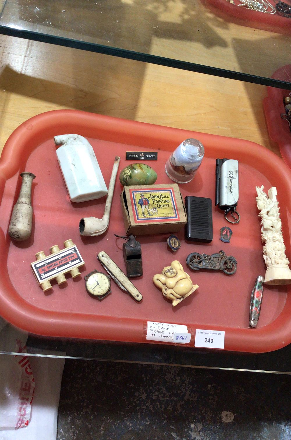 Lot 240: Miscellaneous Vintage Collectibles and Curios