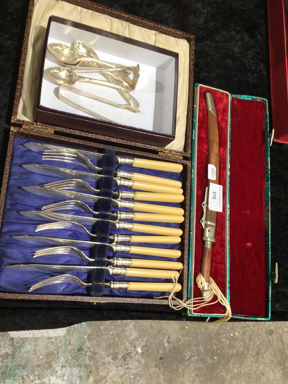 Lot 376: Cased Silver Plate Fish Cutlery Set with Celluloid Handles and a Cased Dagger