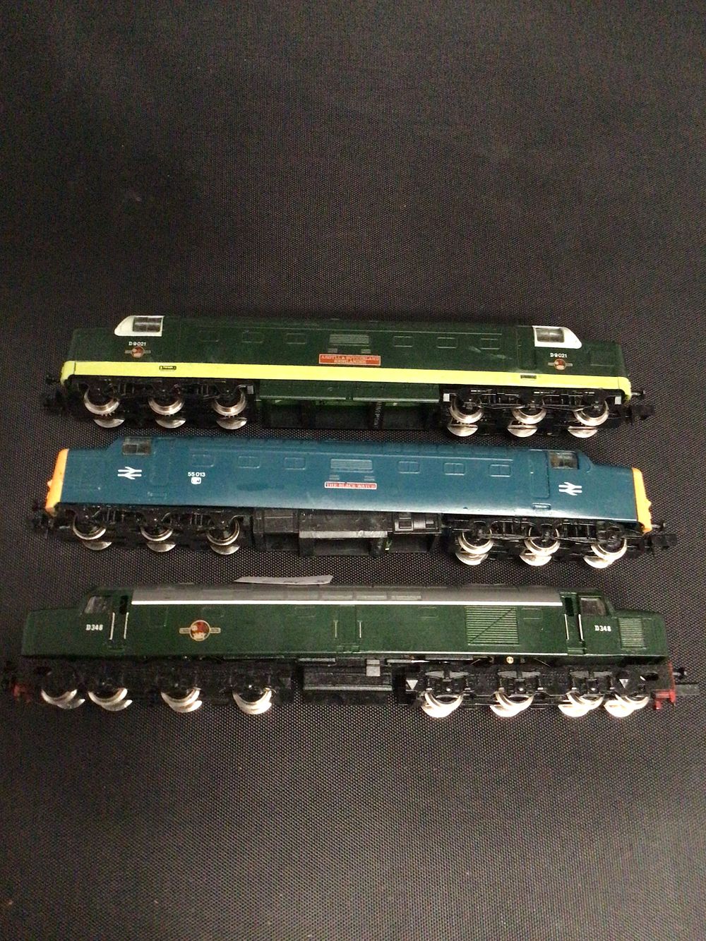 Lot 159: 3 Graham farish N gauge diesels 2 deltics 1 peak