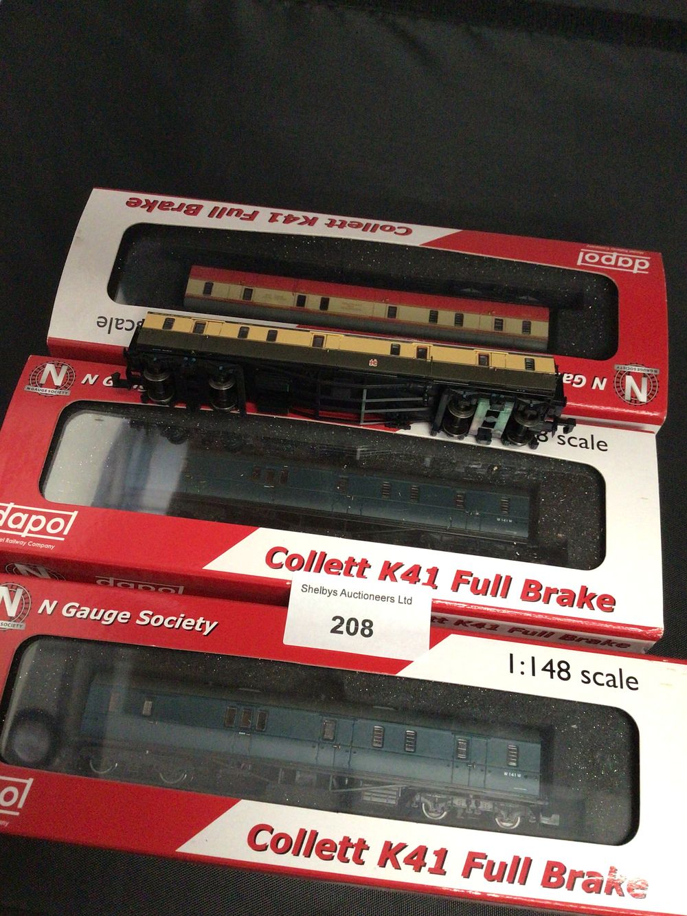 Lot 208: 4 Dapol N gauge collett brake coaches