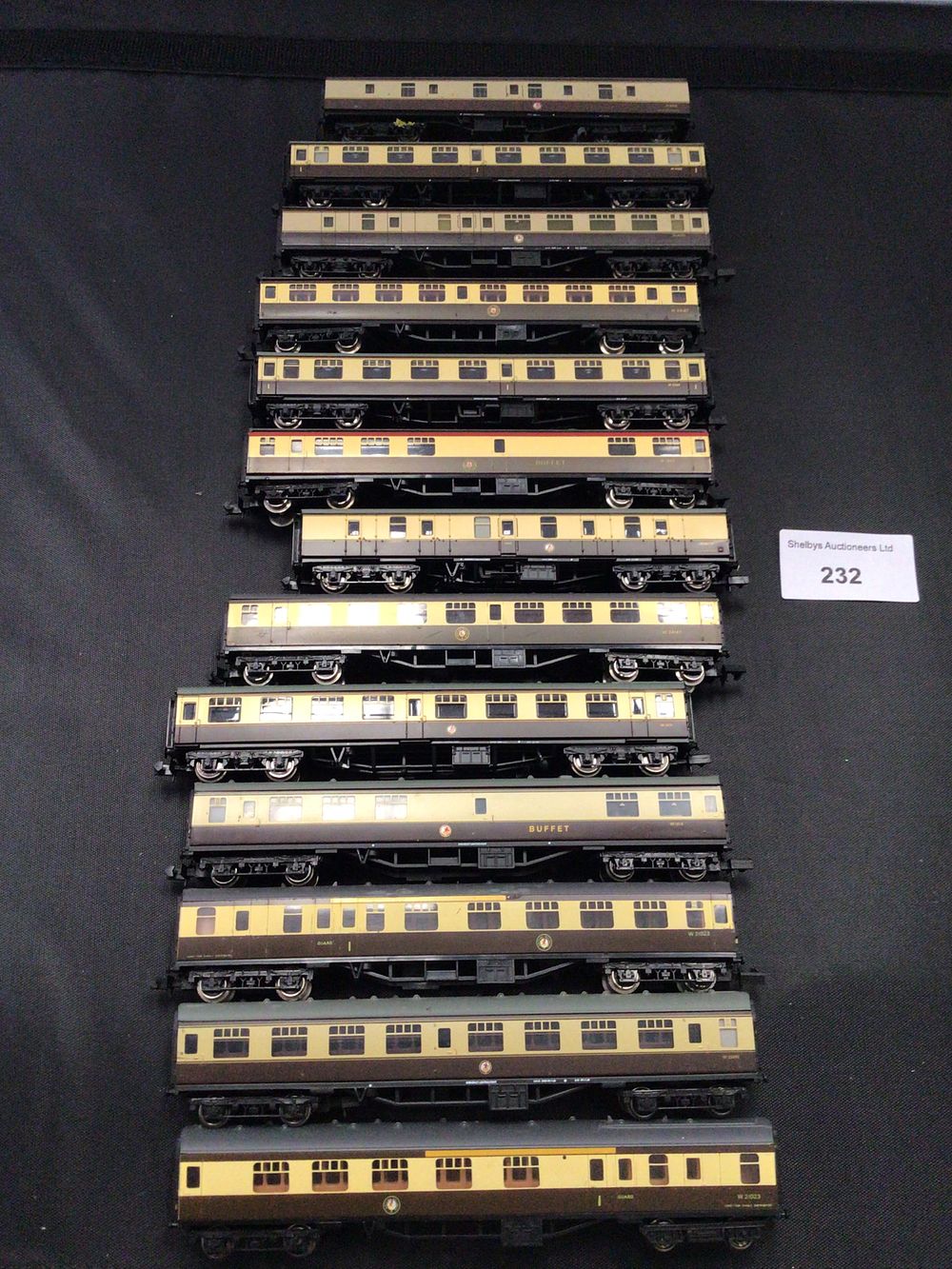 Lot 232: 13 Graham Farish N gauge coaches in WR choc and cream