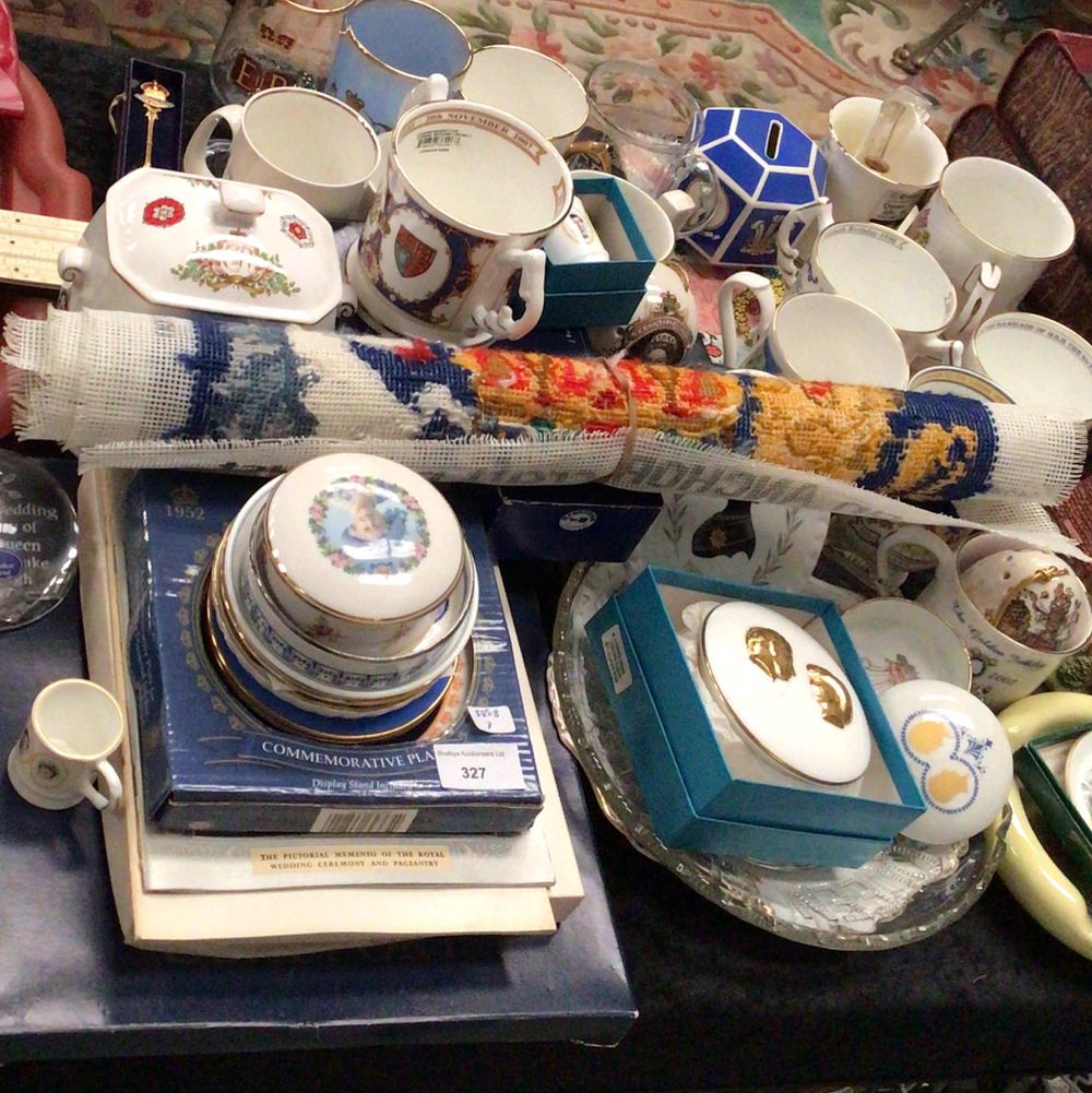 Lot 327: Selection Of Commemorative ware items with aynsley pottery ware etc